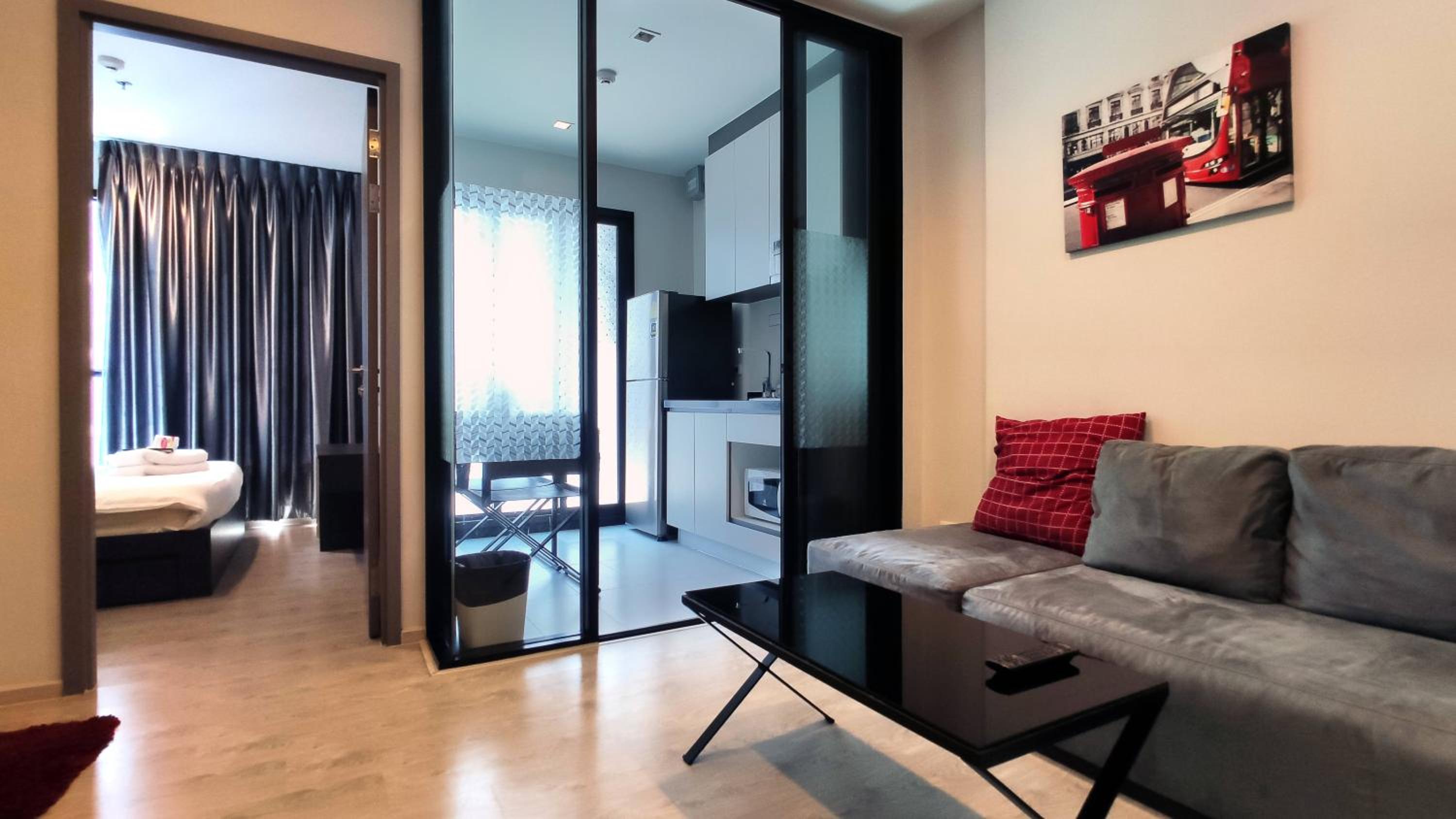 Apartment with Pool View  - Photo 1