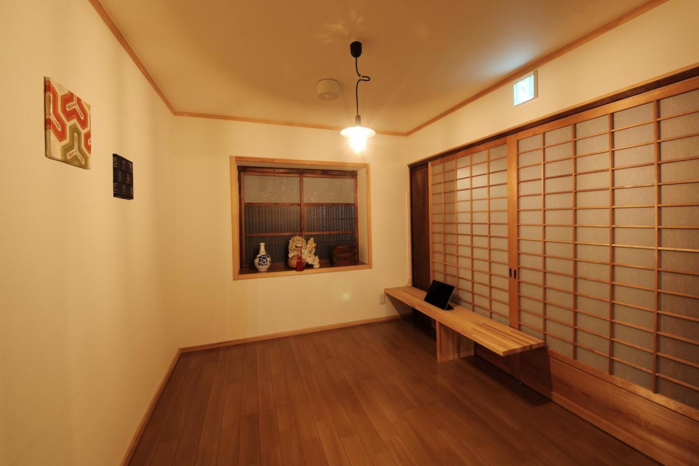 Family Room with Garden View - Photo 17