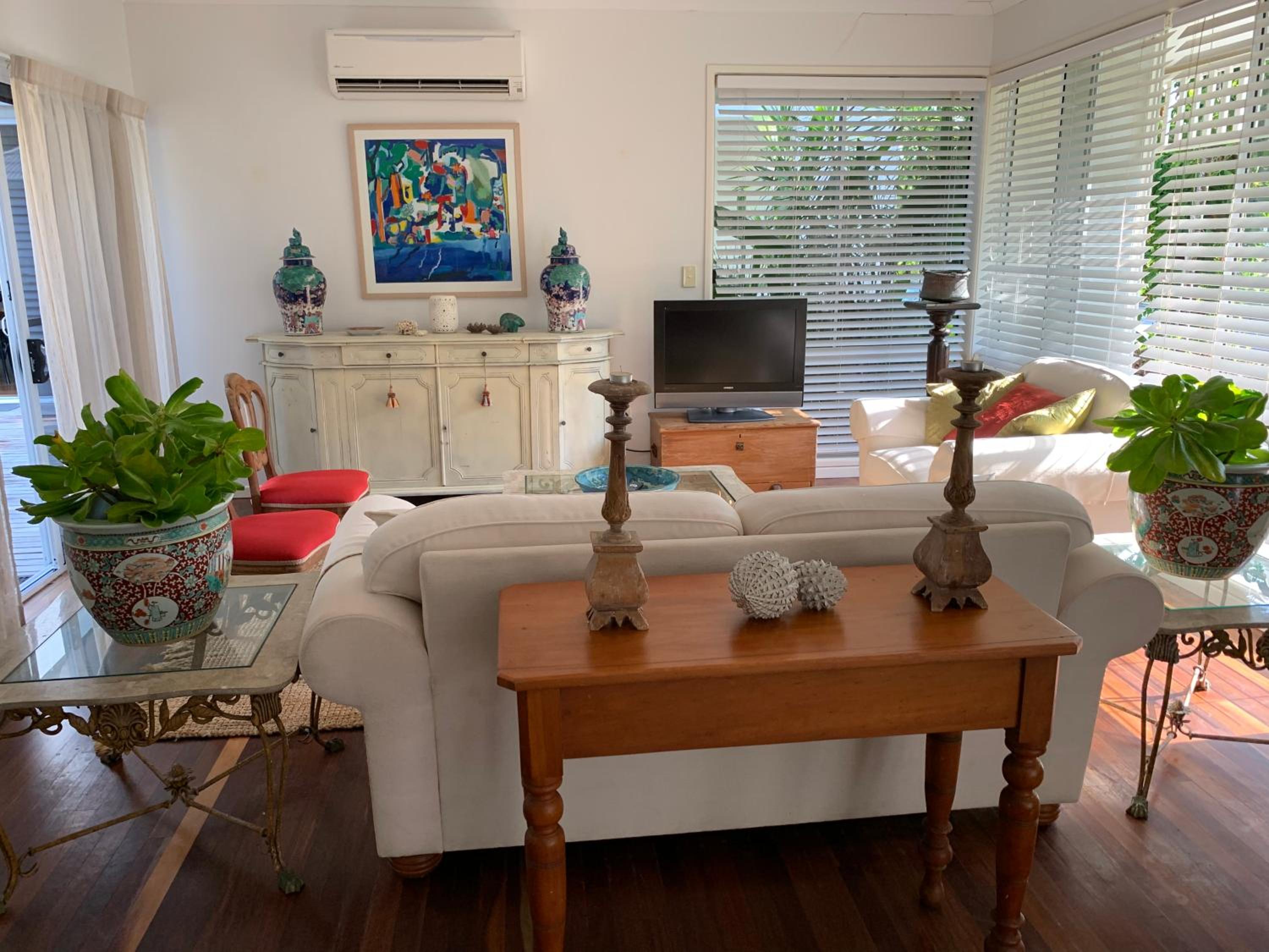 One-Bedroom House photo 1