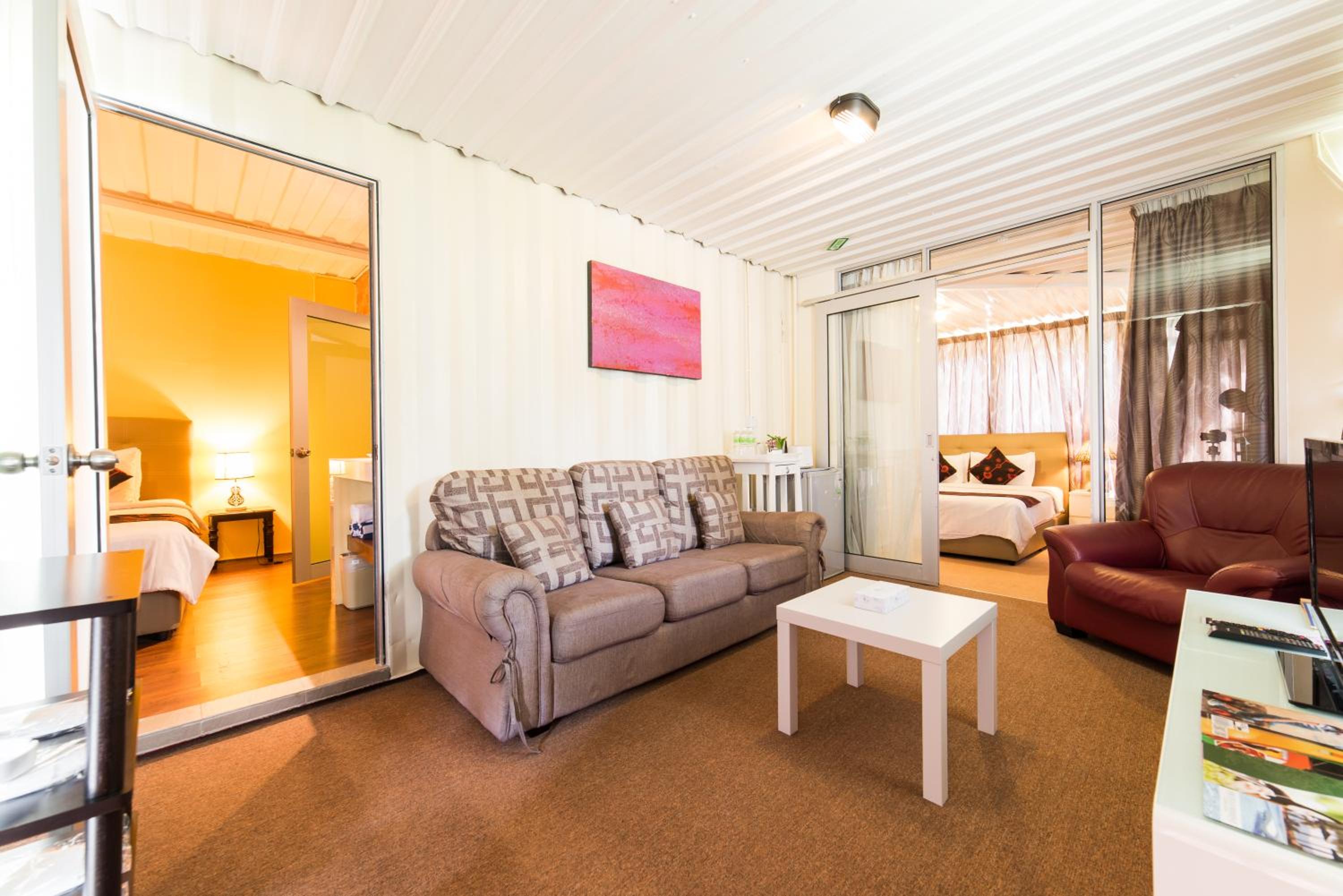 Deluxe Family Room