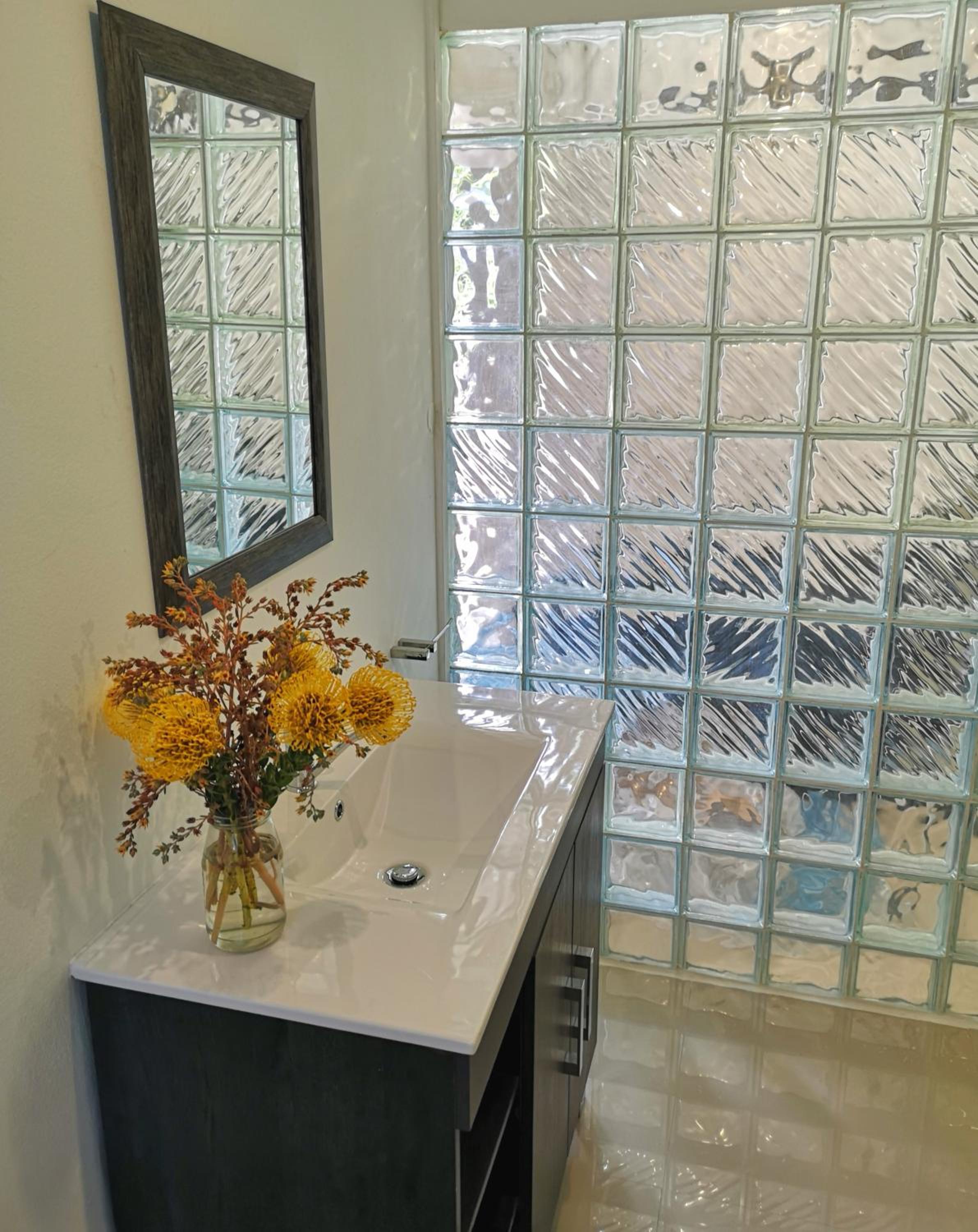 Studio Apartment - Photo 24