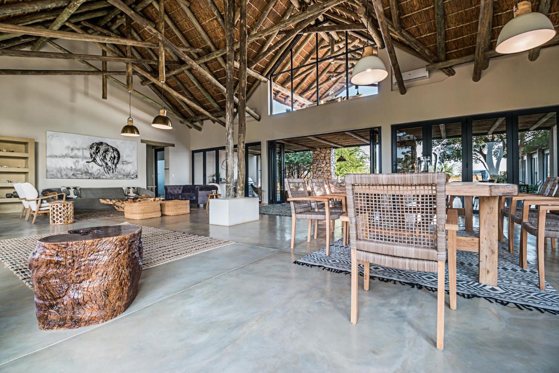 Five-Bedroom Villa photo 3