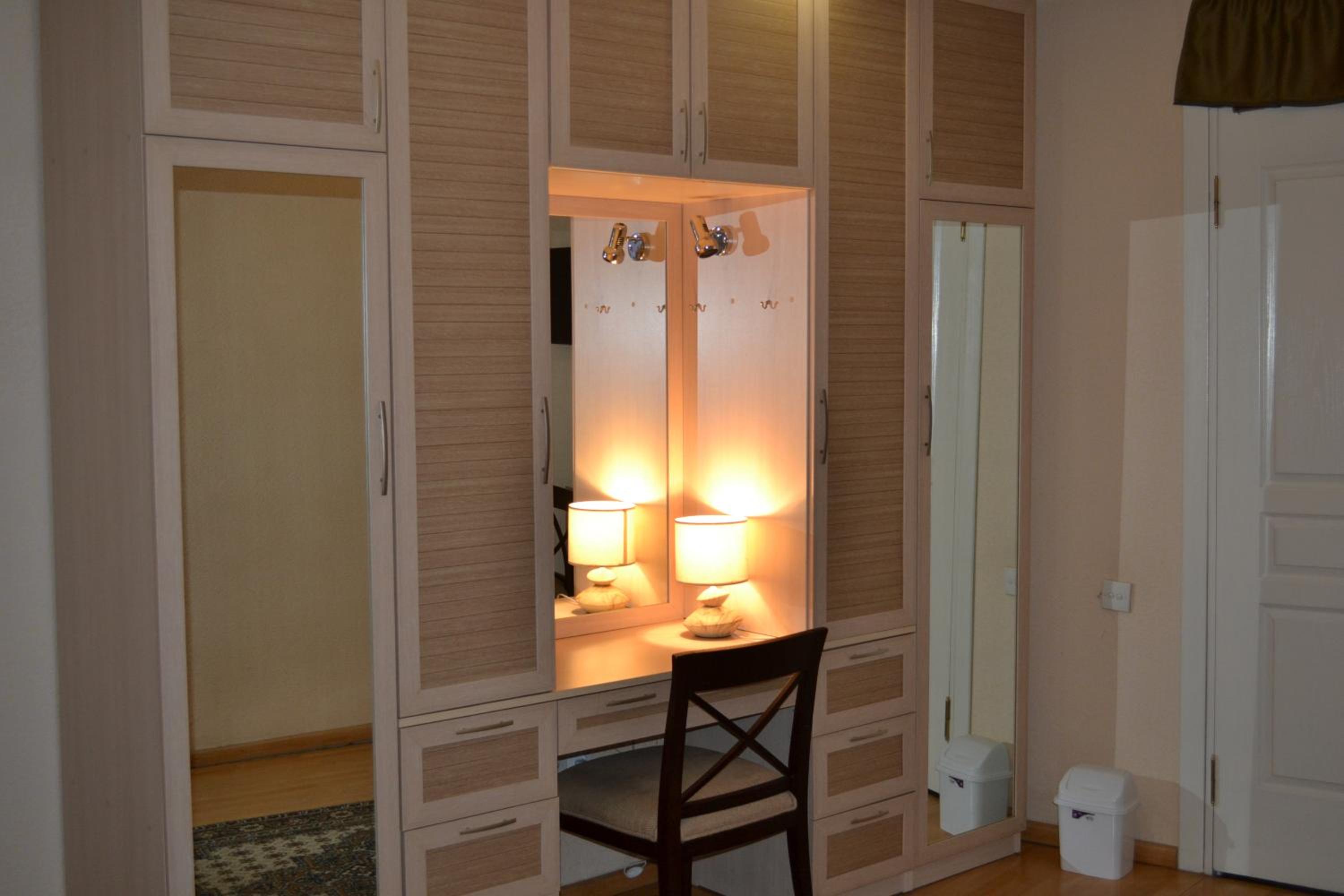 Twin Room with Extra Bed - Photo 14
