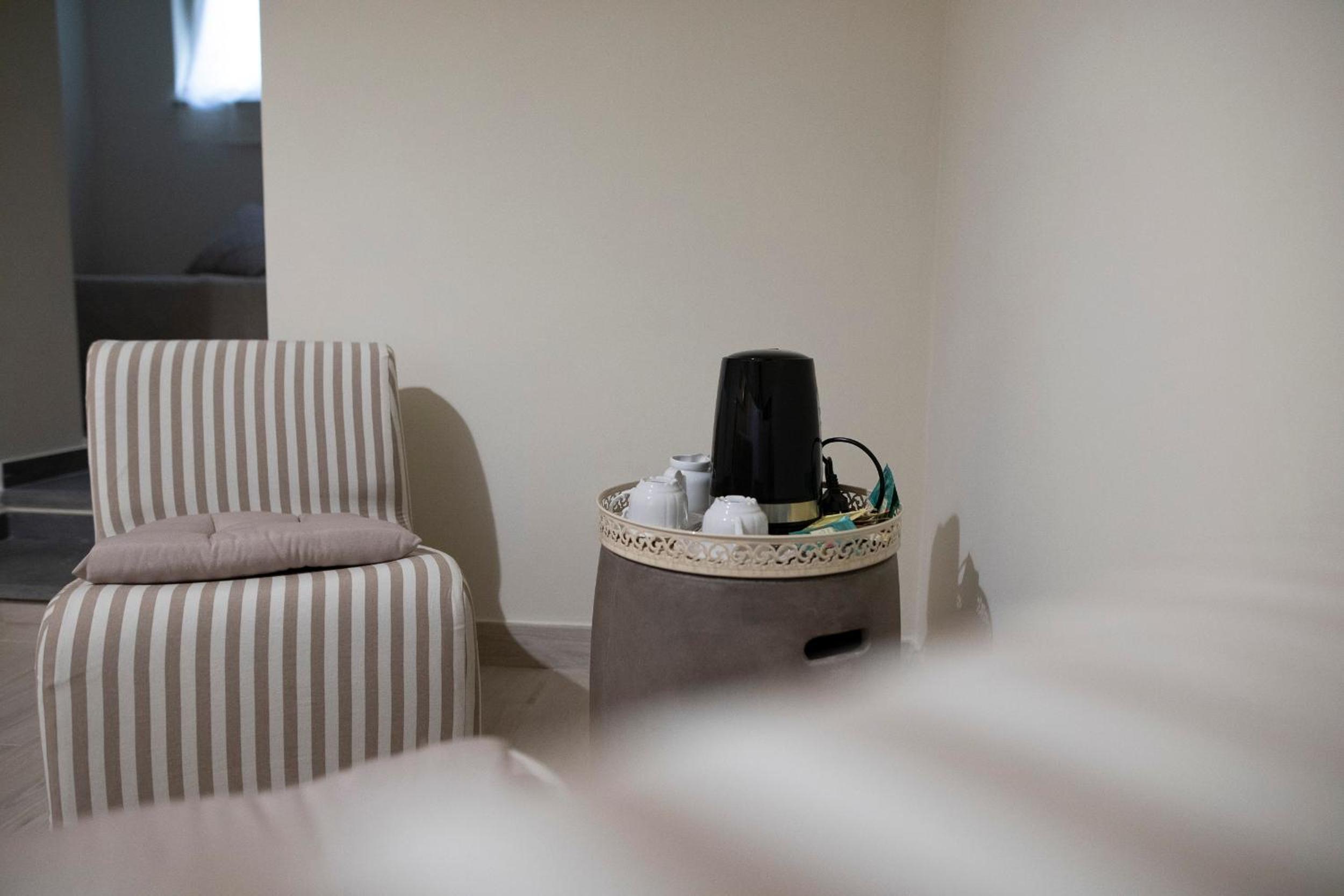 Double Room with Private Bathroom - Photo 29
