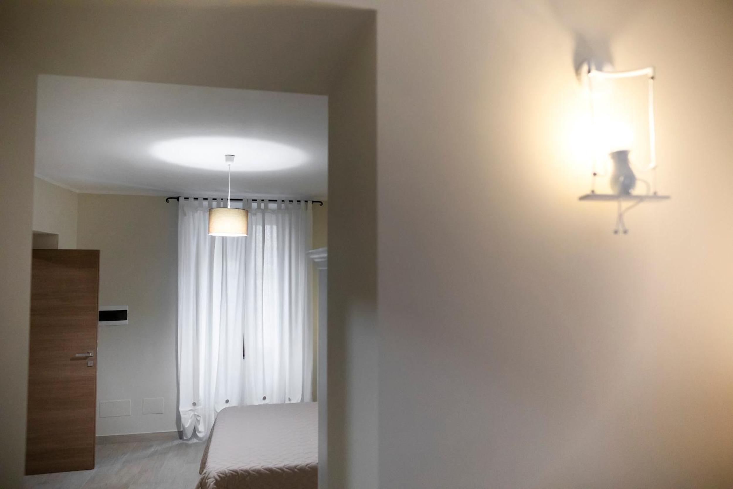 Double Room with Private Bathroom - Photo 16