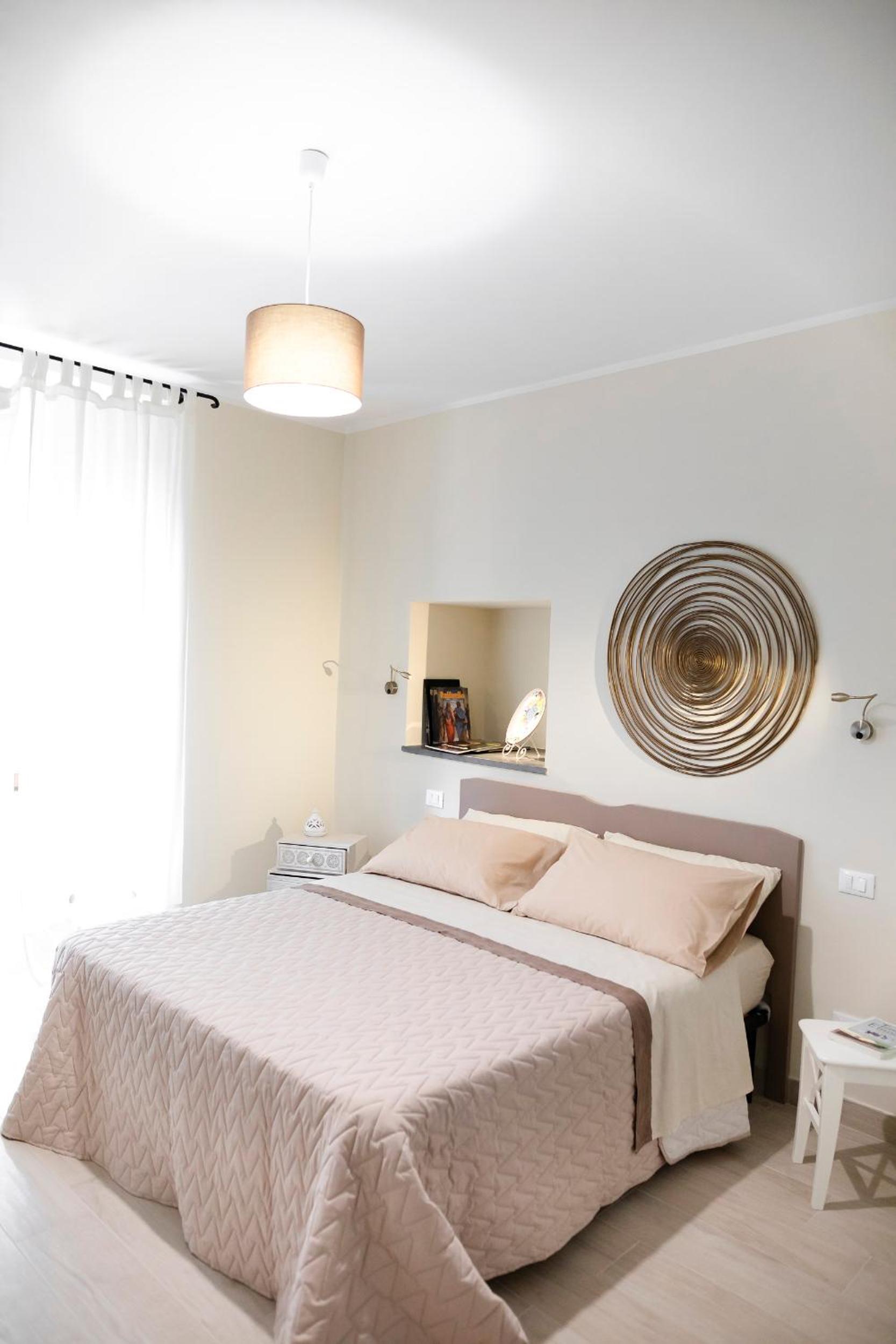 Double Room with Private Bathroom - Photo 23