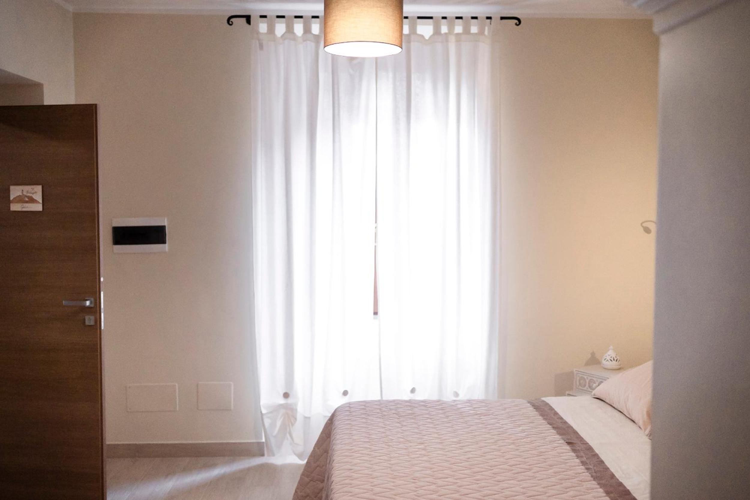 Double Room with Private Bathroom - Photo 26