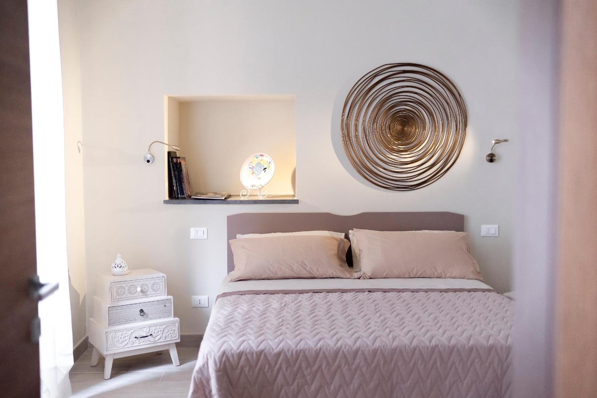 Double Room with Private Bathroom - Photo 13