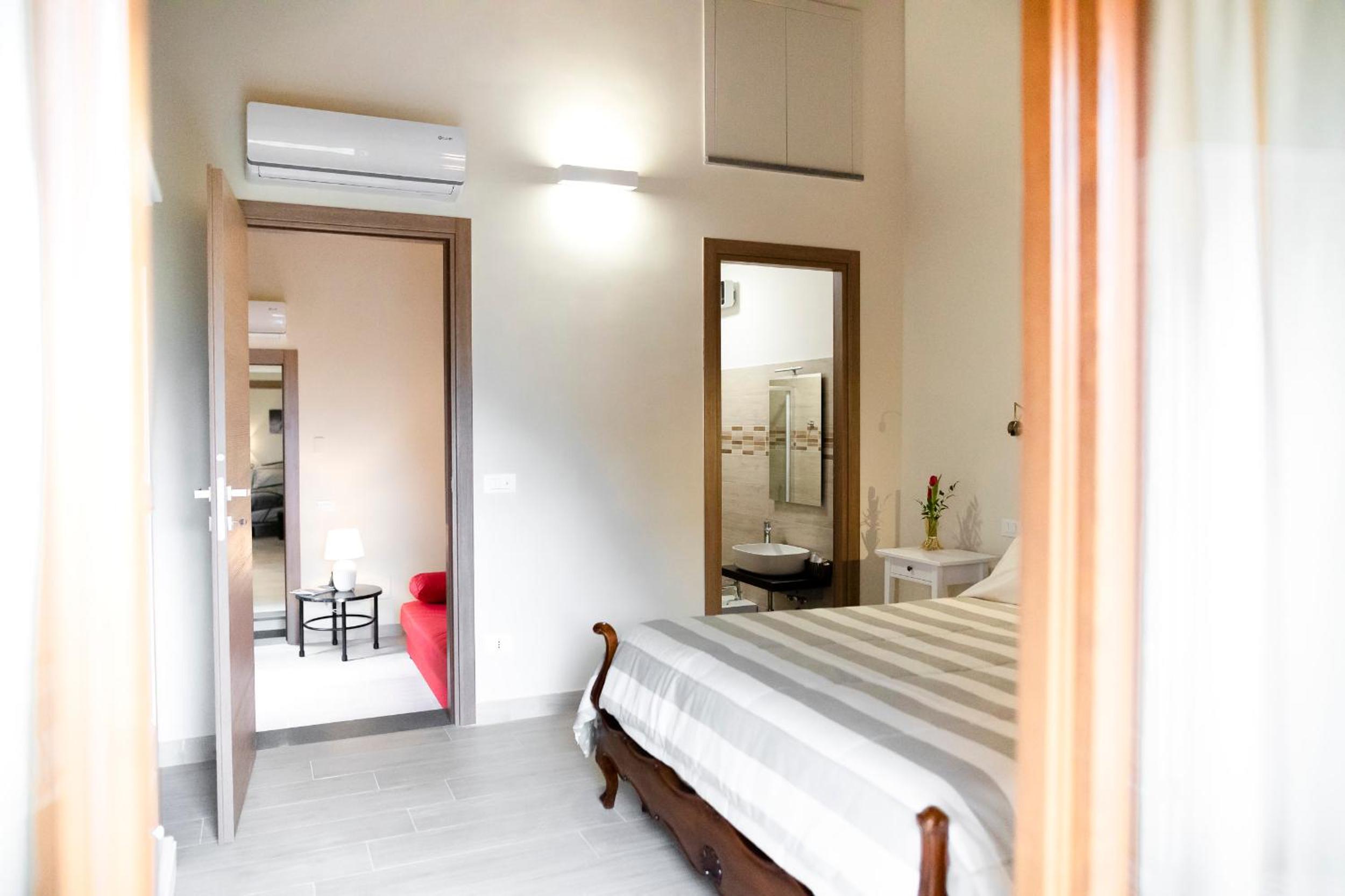 Double Room with Terrace - Photo 9