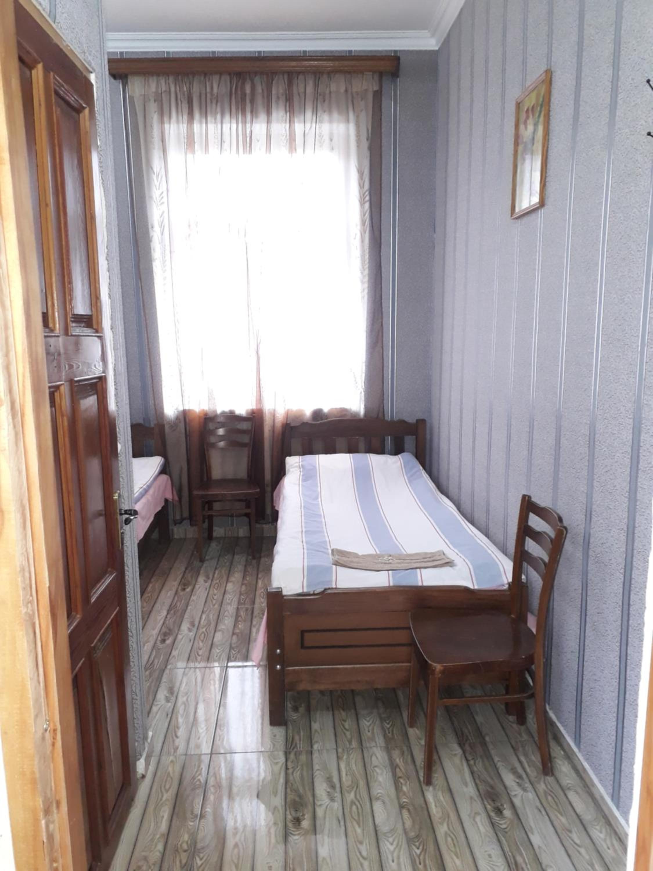 Twin Room with Private Bathroom photo 1
