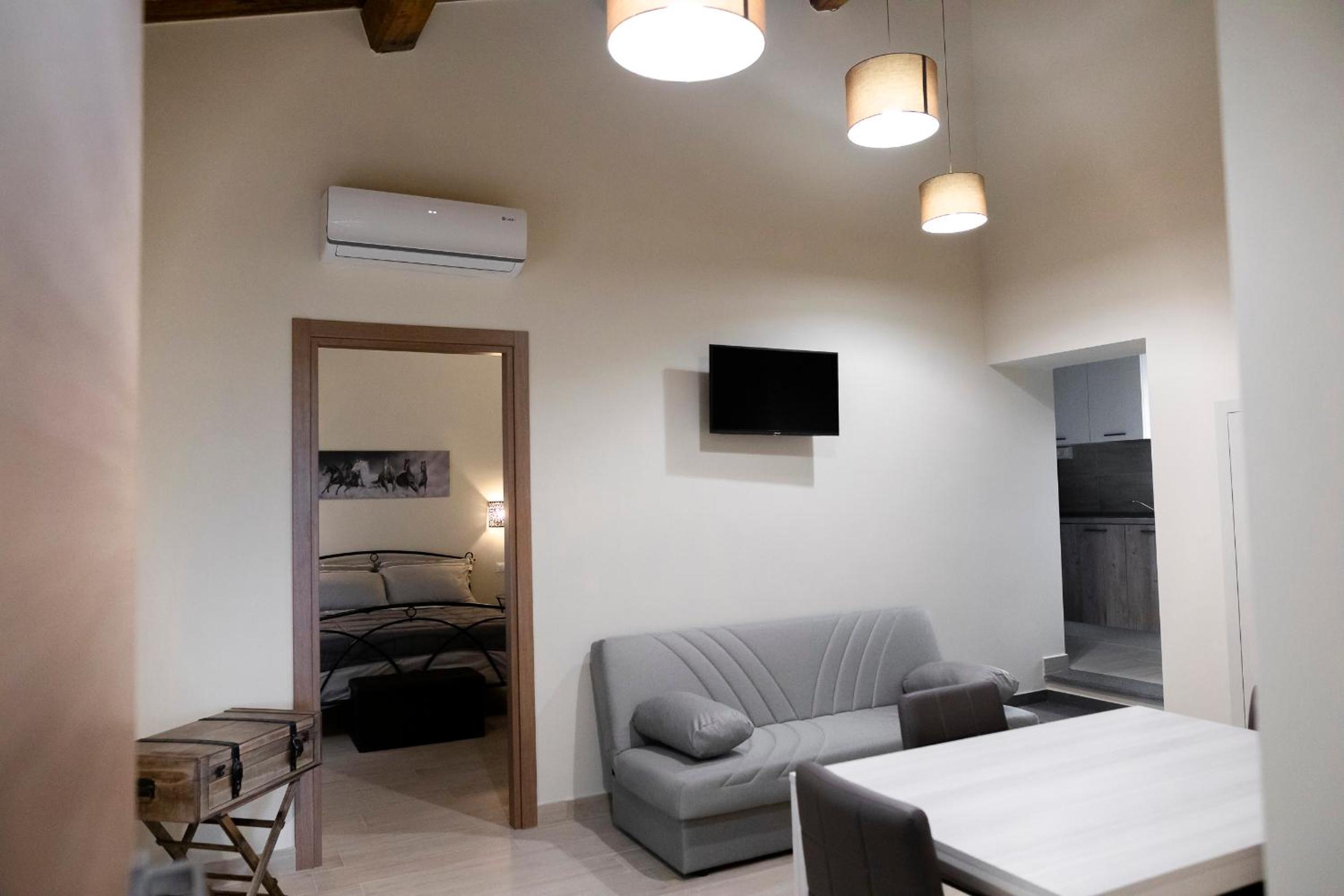Deluxe Double Room - Photo 24