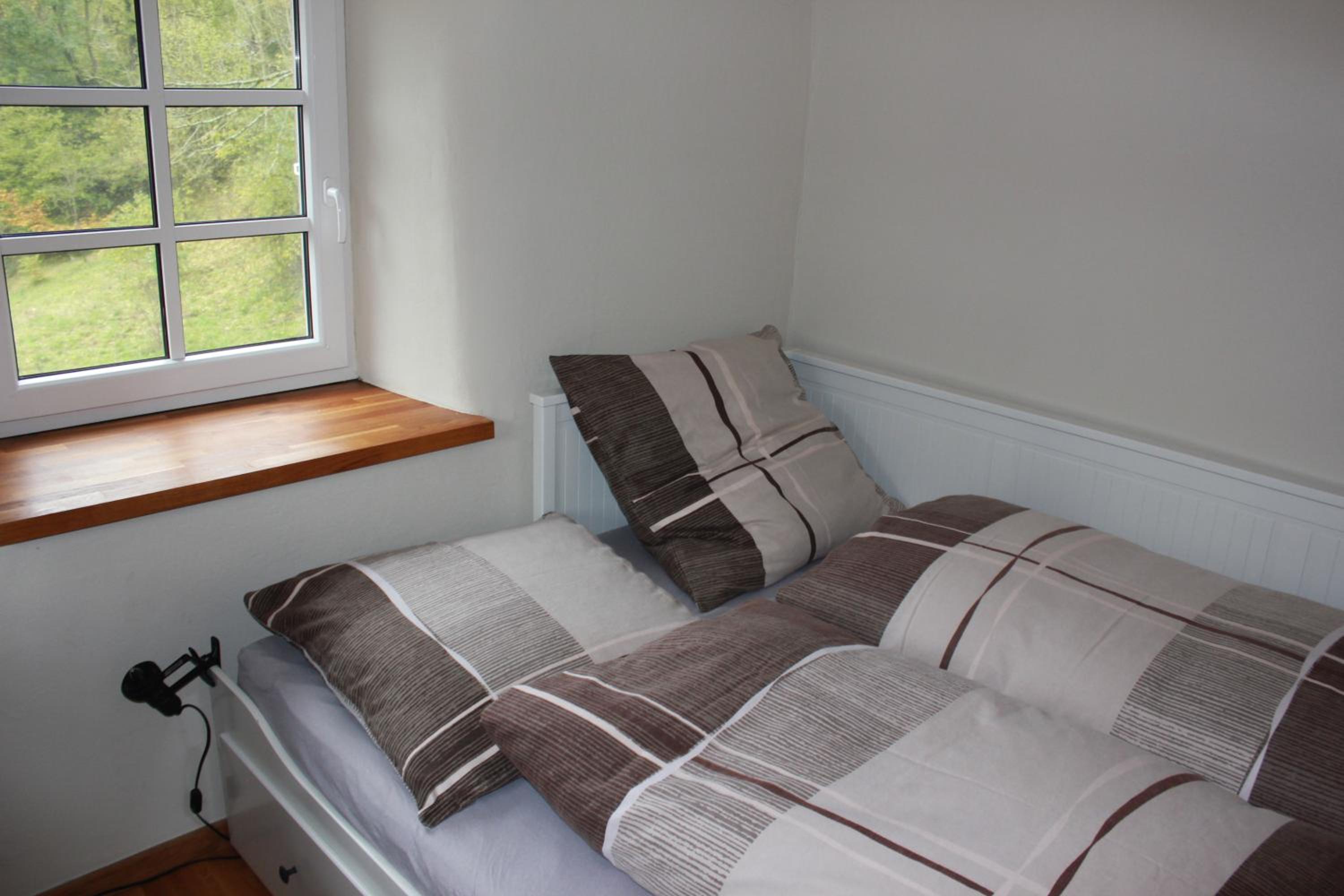 Five-Bedroom House photo 1