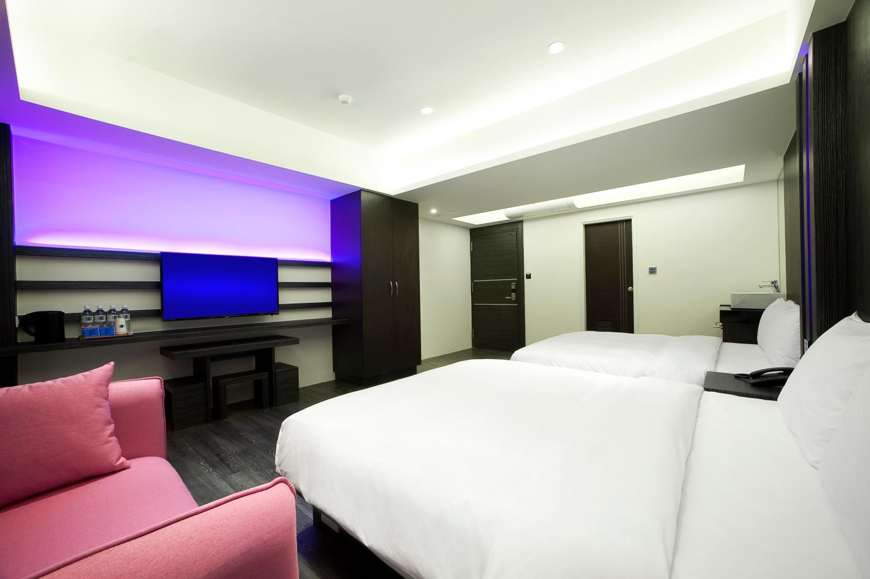Deluxe Quadruple Room - Photo 4