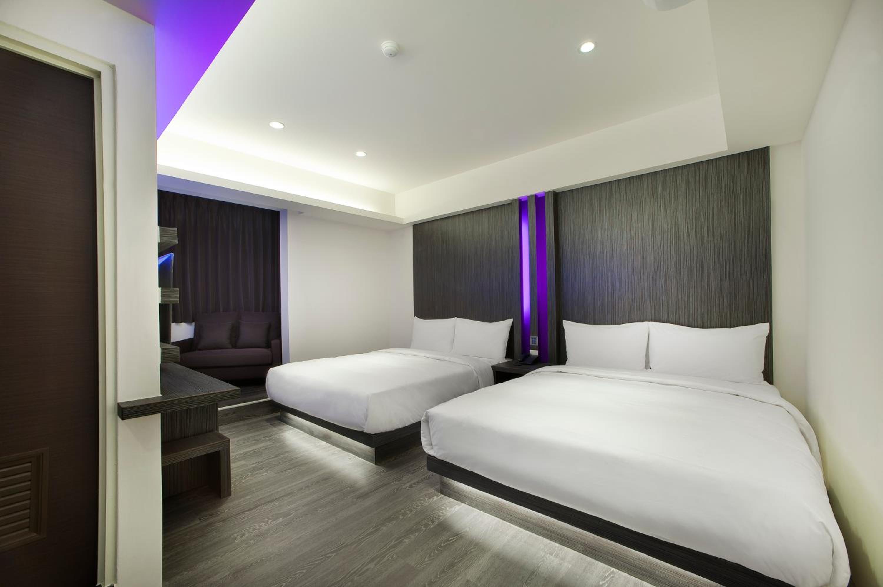 Deluxe Quadruple Room - Photo 1