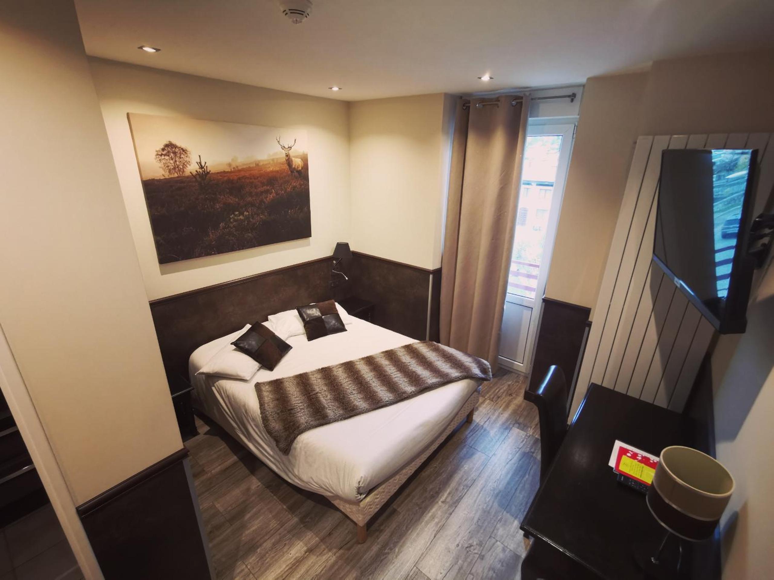 Standard Double Room only accessible by stairs - Photo 7