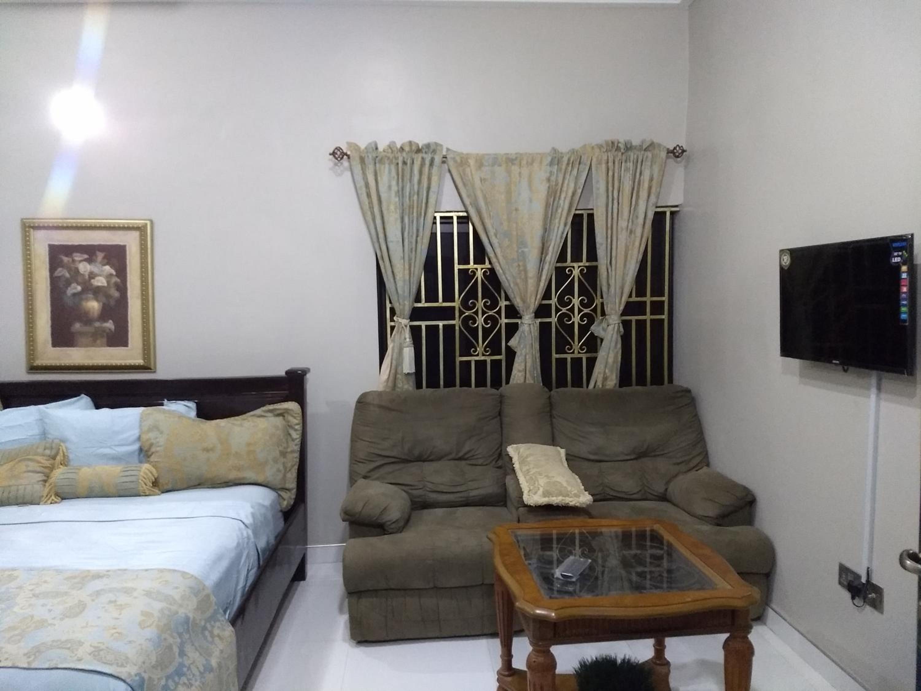 Deluxe King Suite