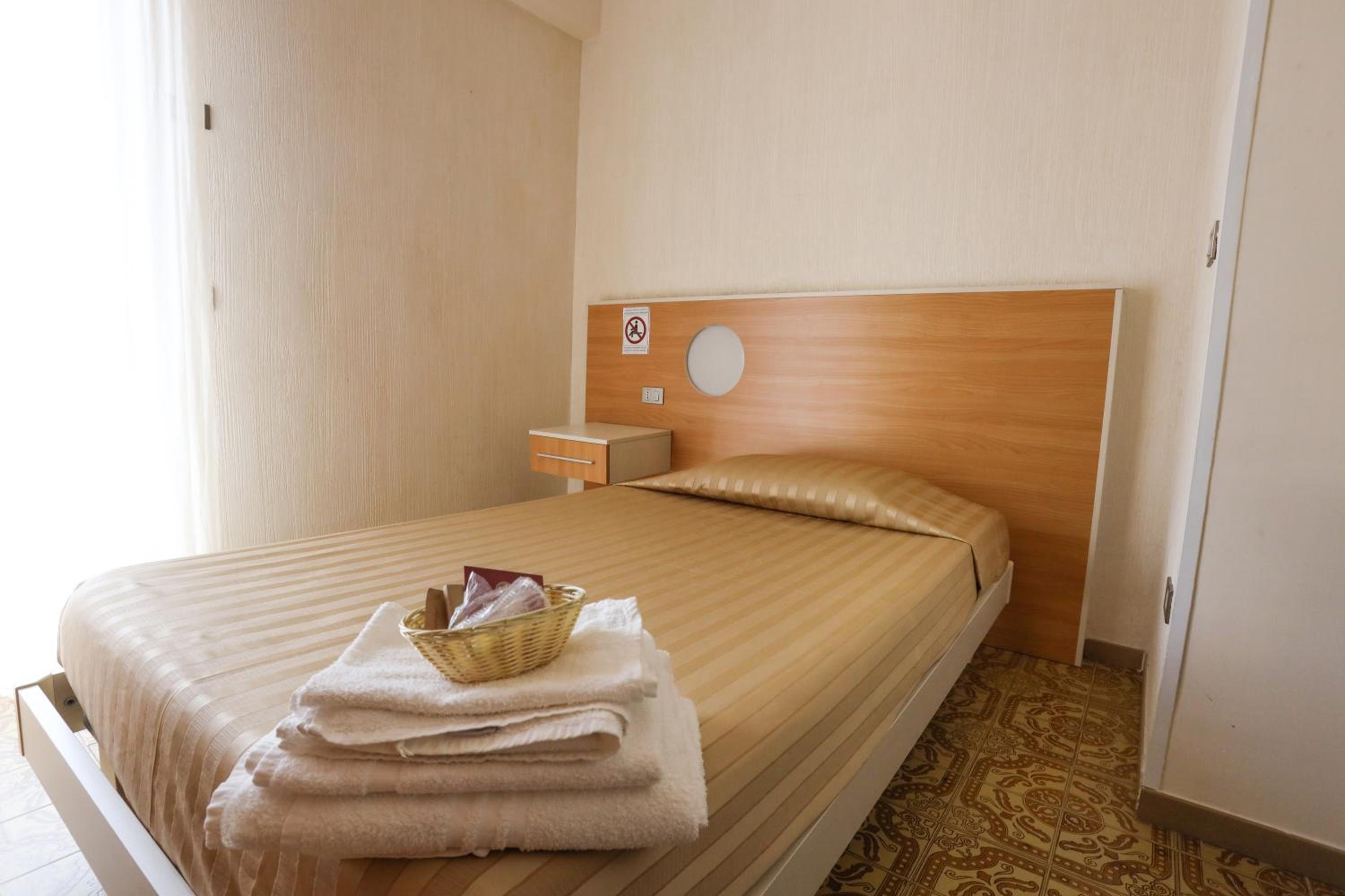 Single Room photo 3