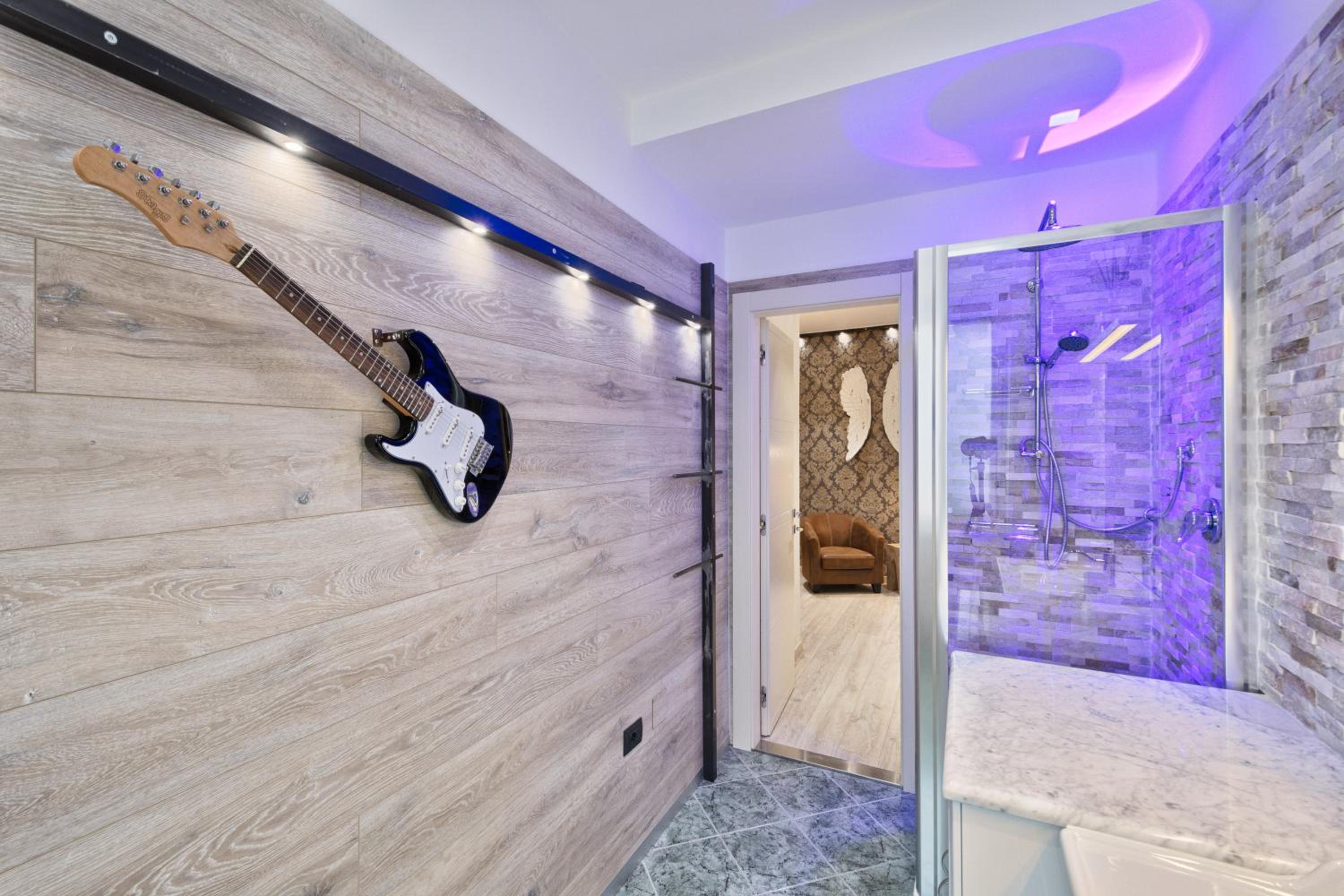 One-Bedroom Apartment - Photo 23