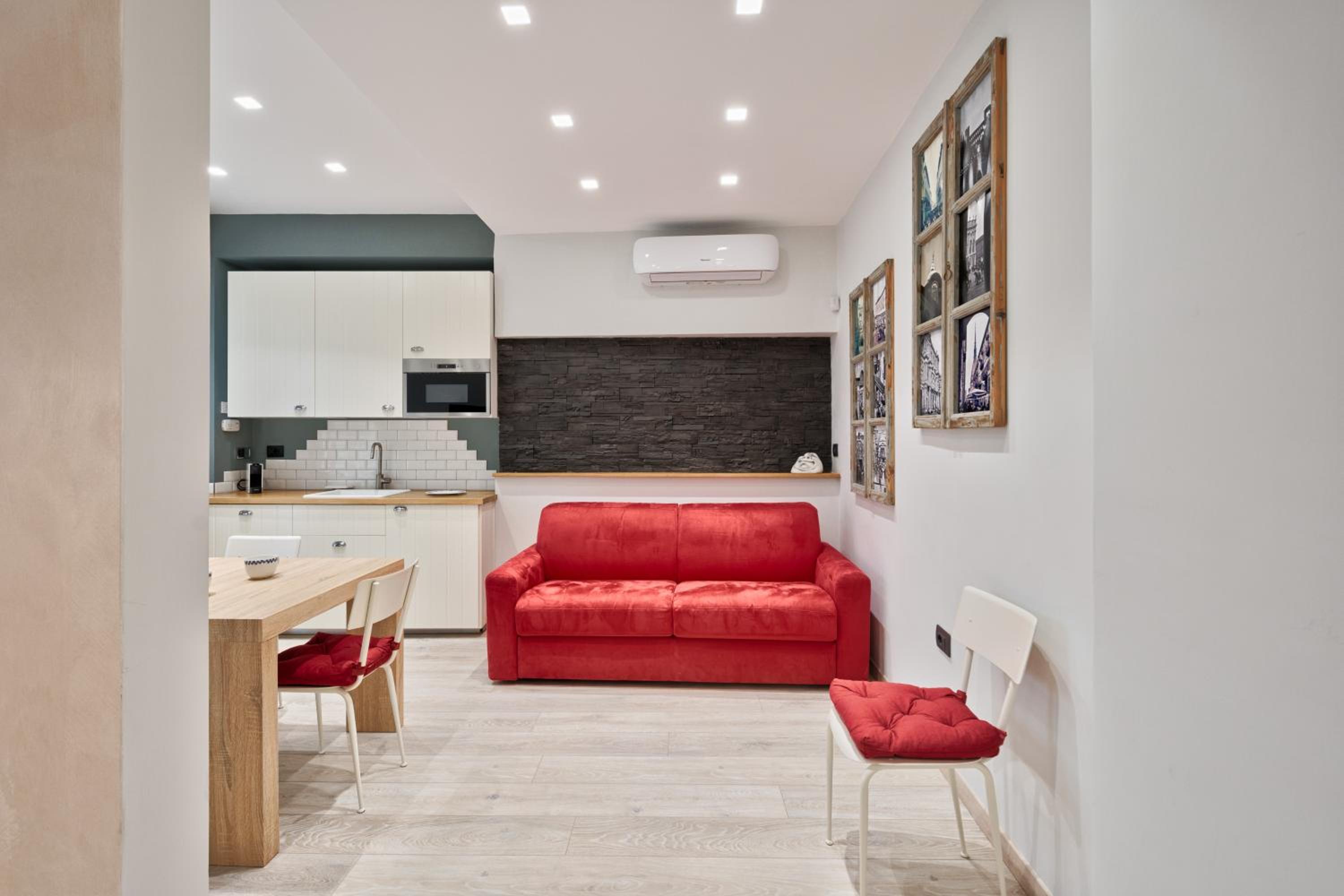 One-Bedroom Apartment - Photo 21