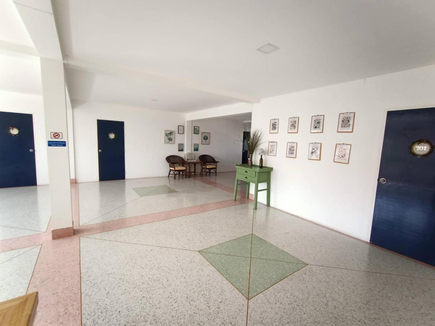 Standard Double Room - Photo 13