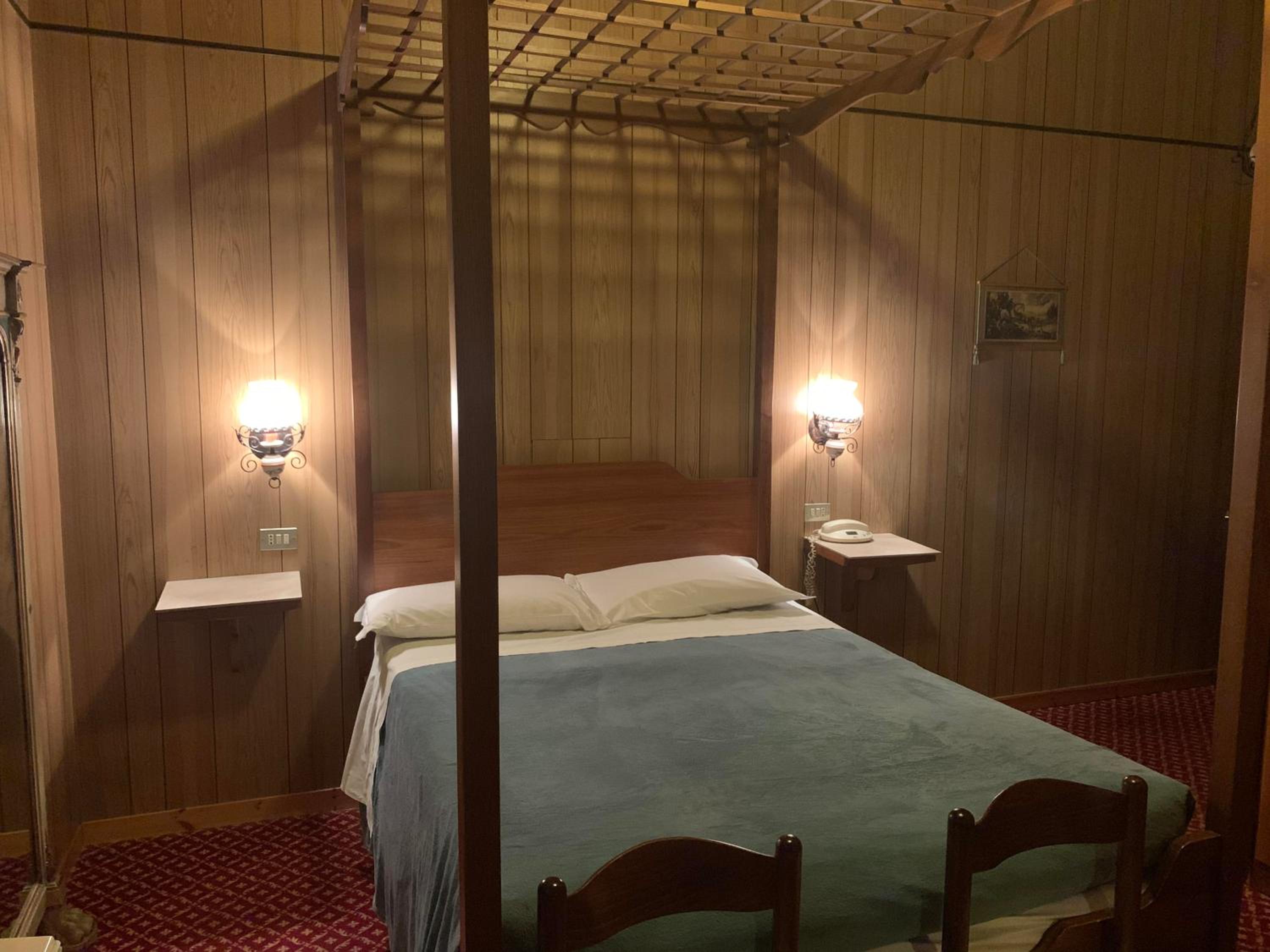 Double Room - Photo 4