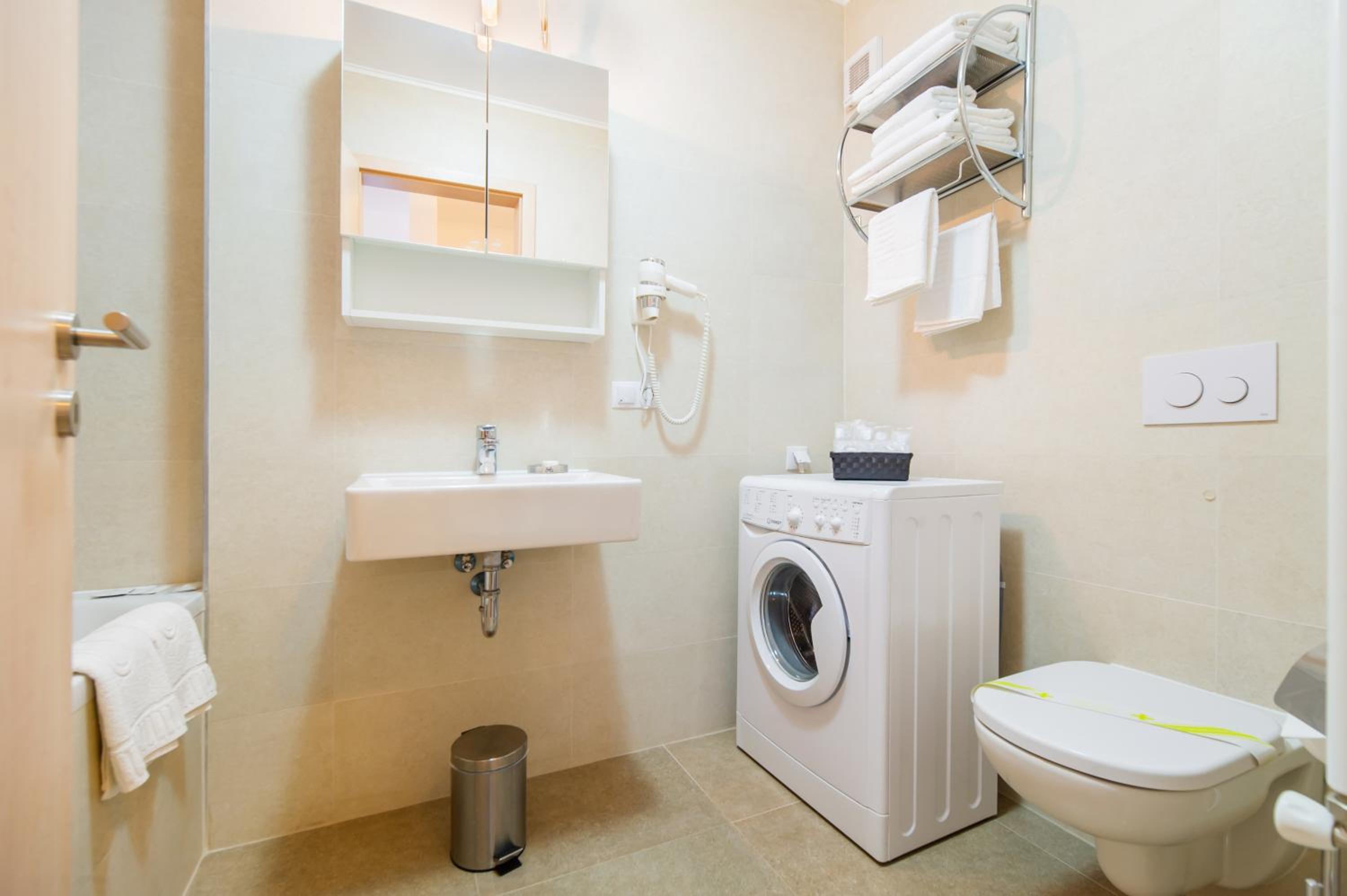 One-Bedroom Apartment - Photo 17