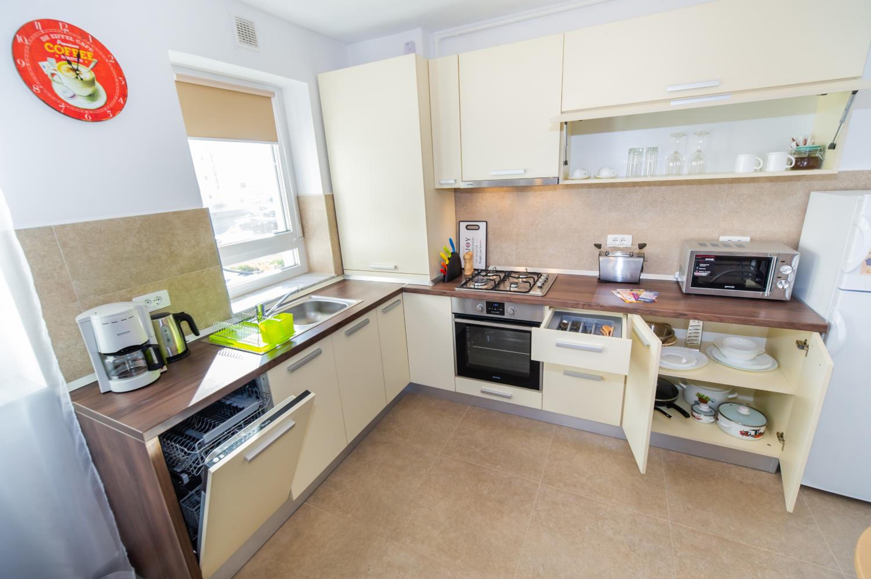 One-Bedroom Apartment - Photo 10