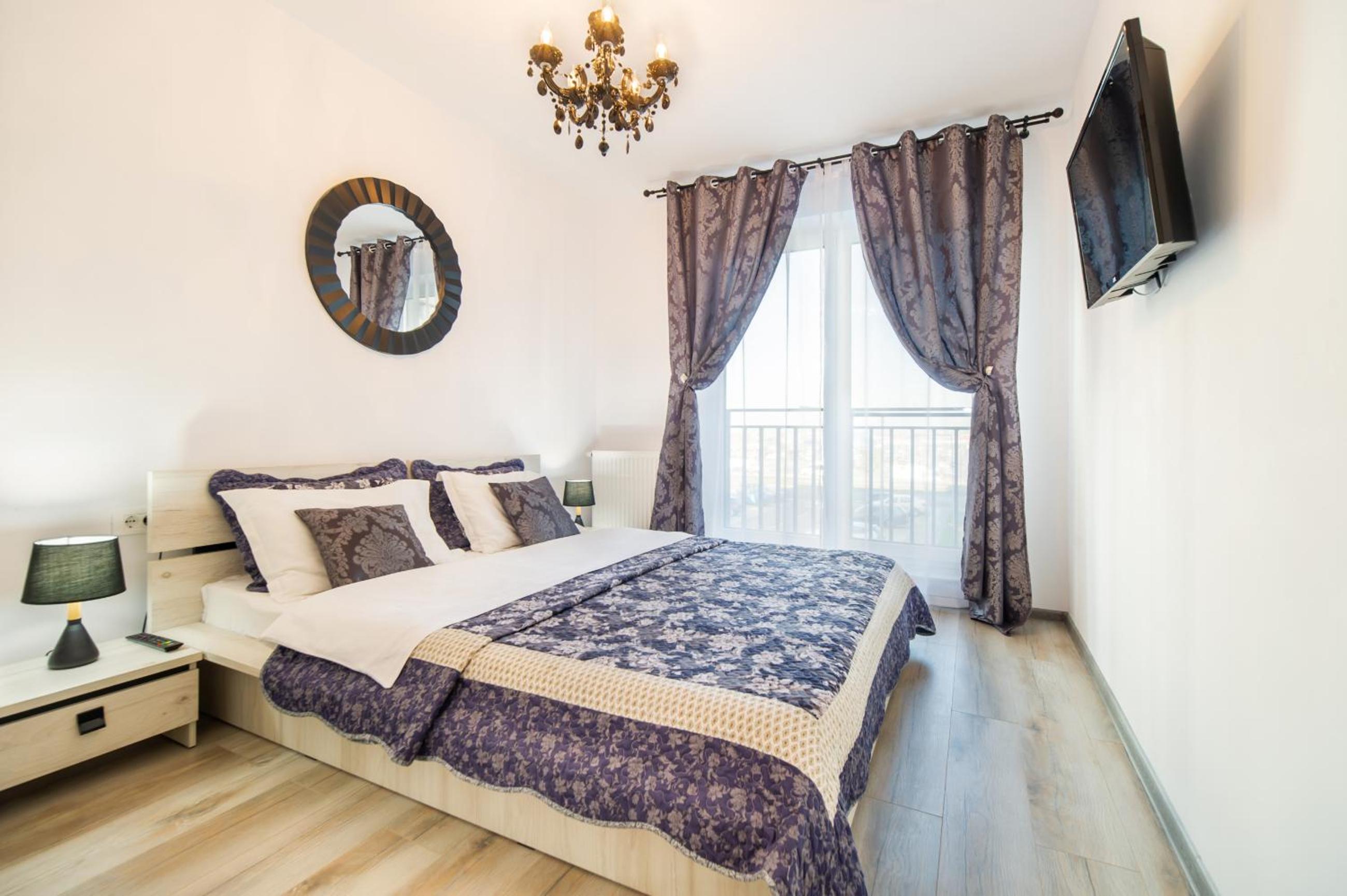 One-Bedroom Apartment - Photo 11