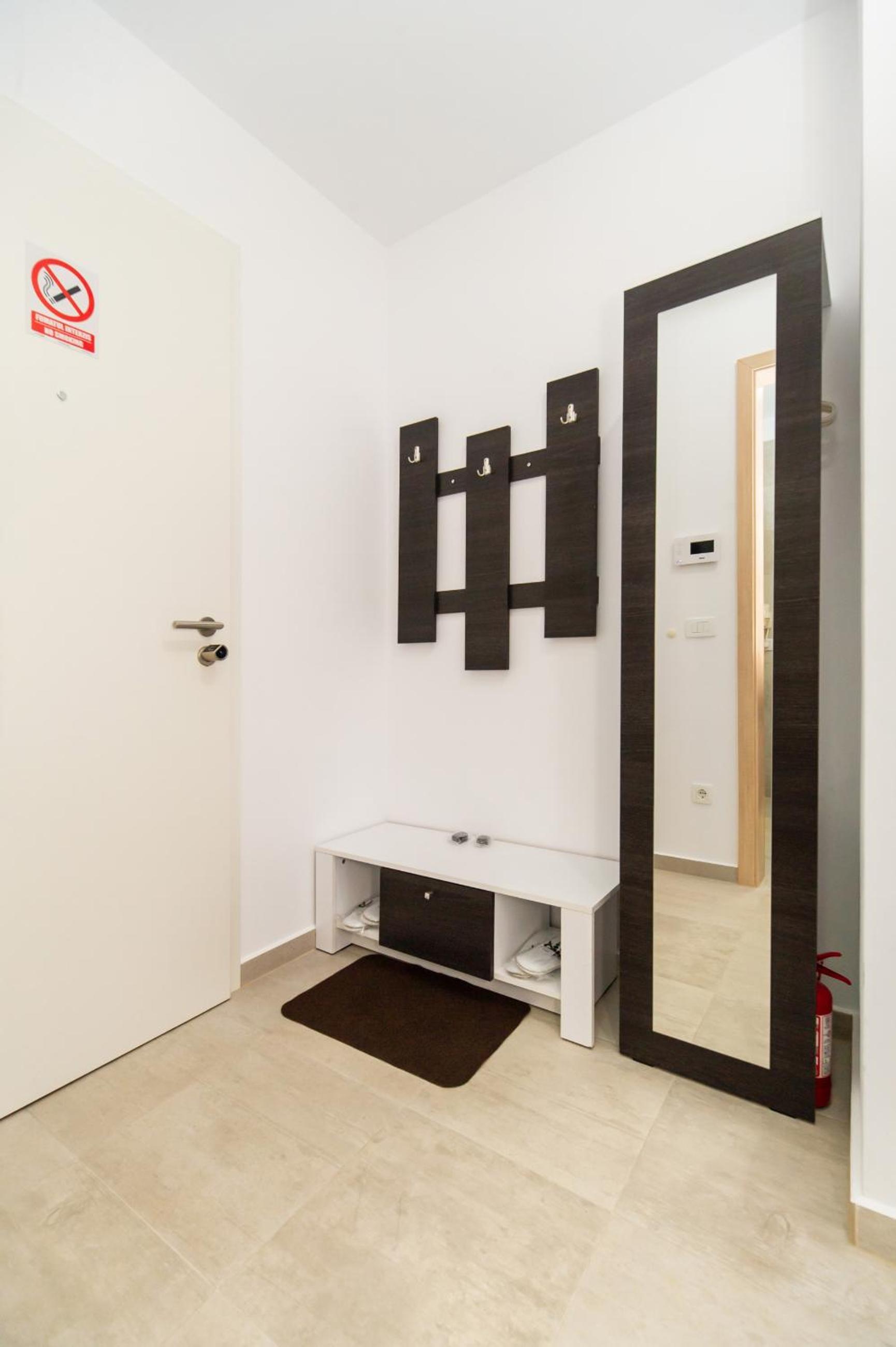 One-Bedroom Apartment - Photo 15