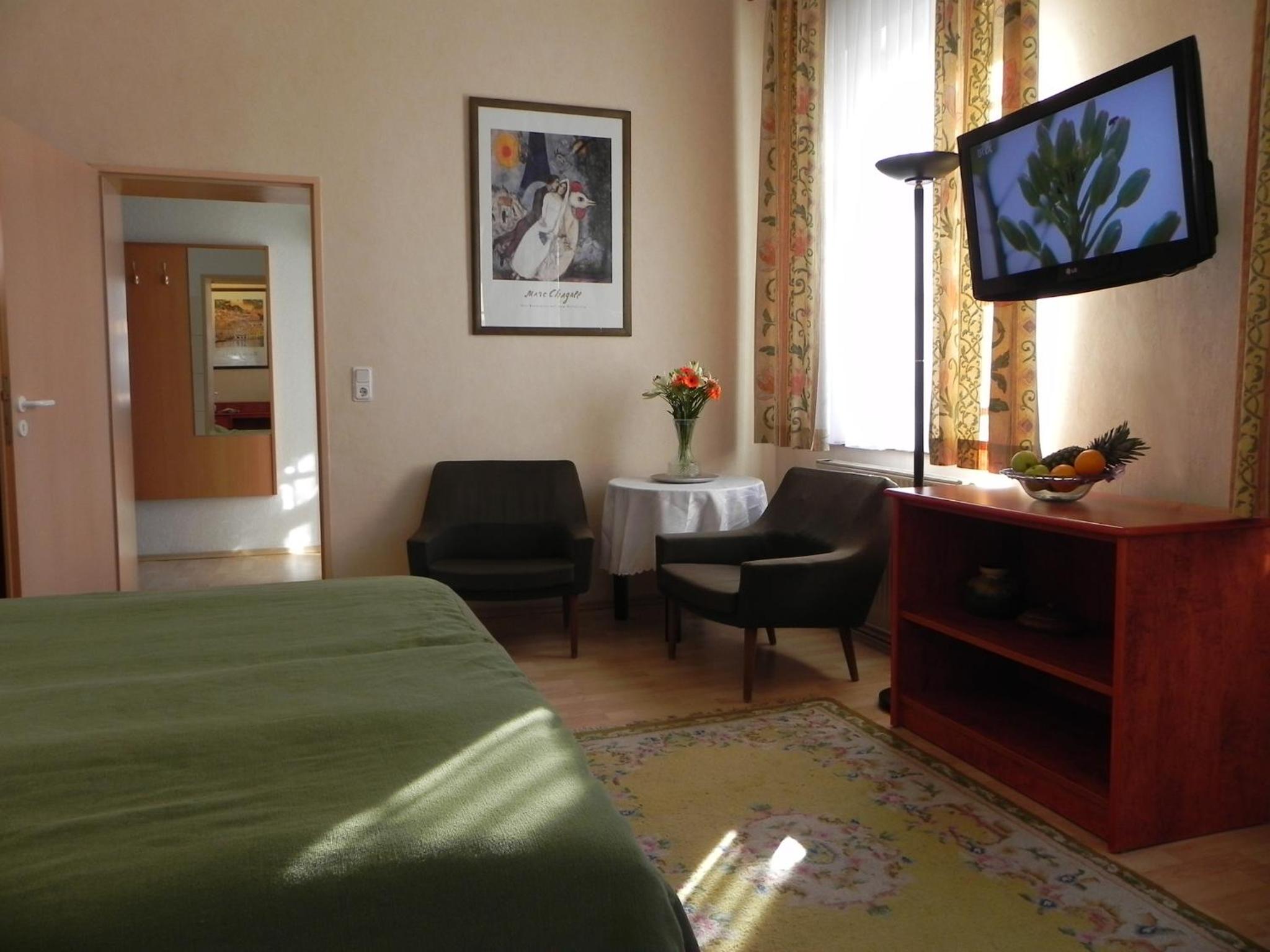 Large Double Room photo 2