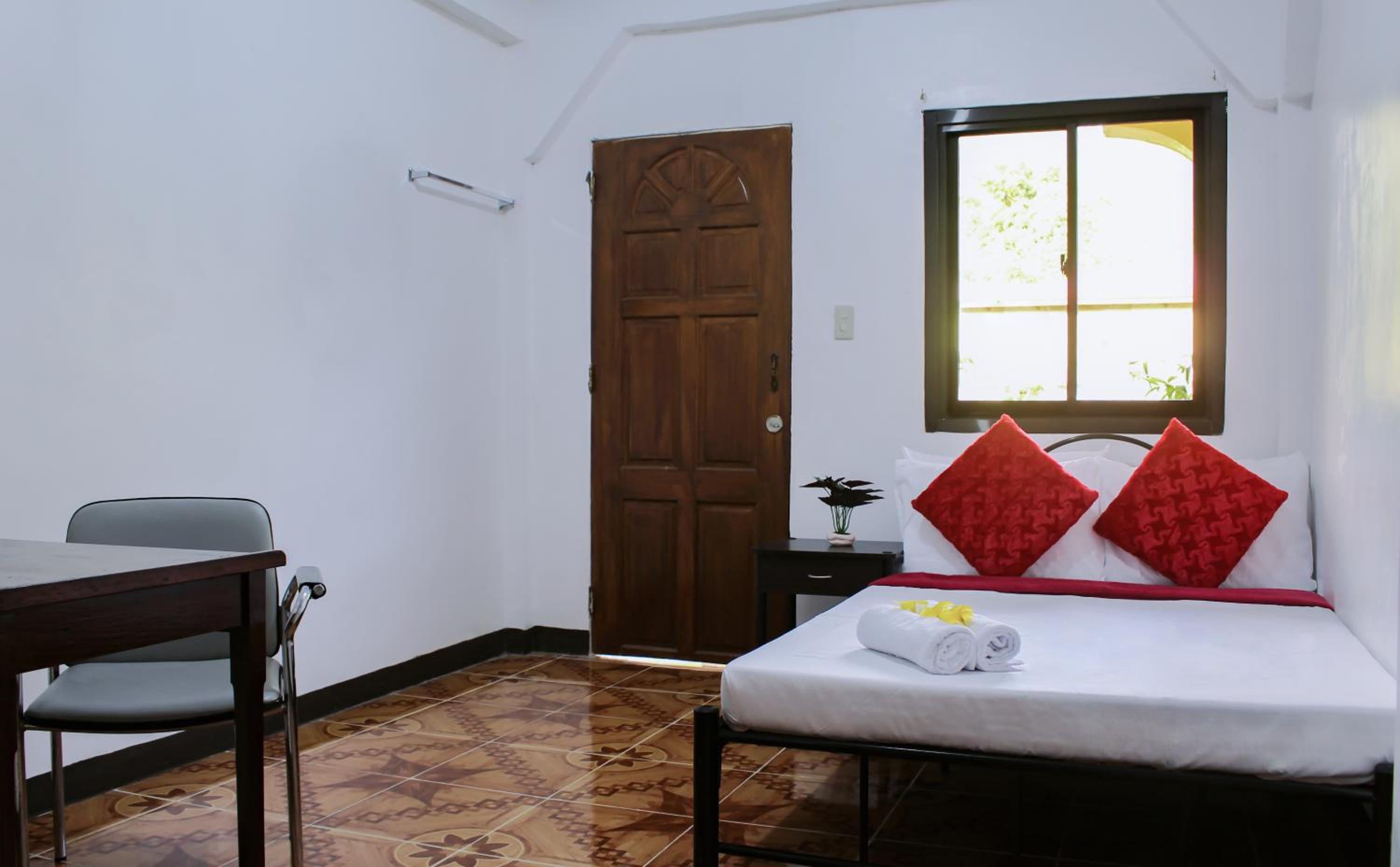 Double Room with Balcony - Photo 1