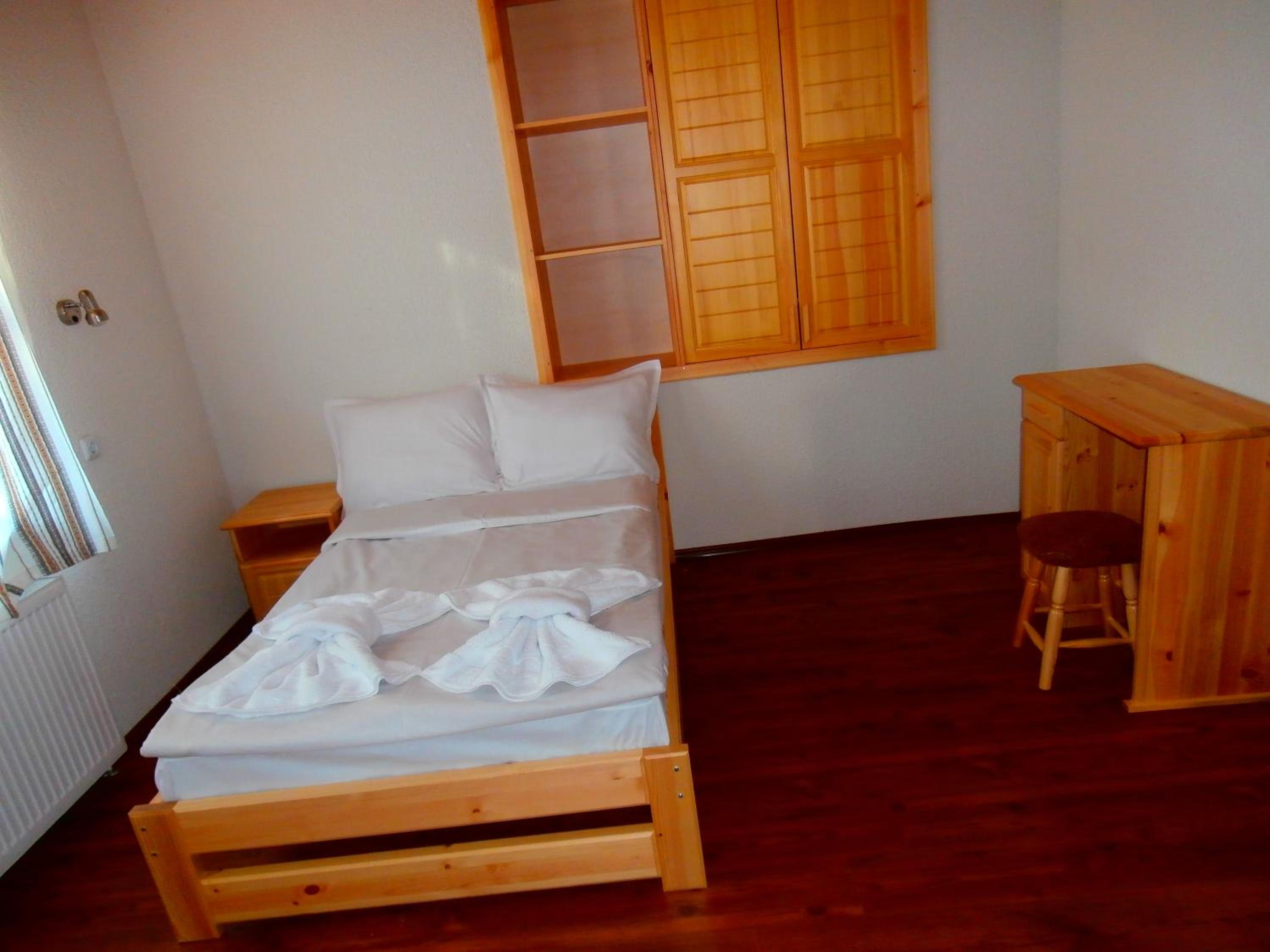 Double or Twin Room photo 3