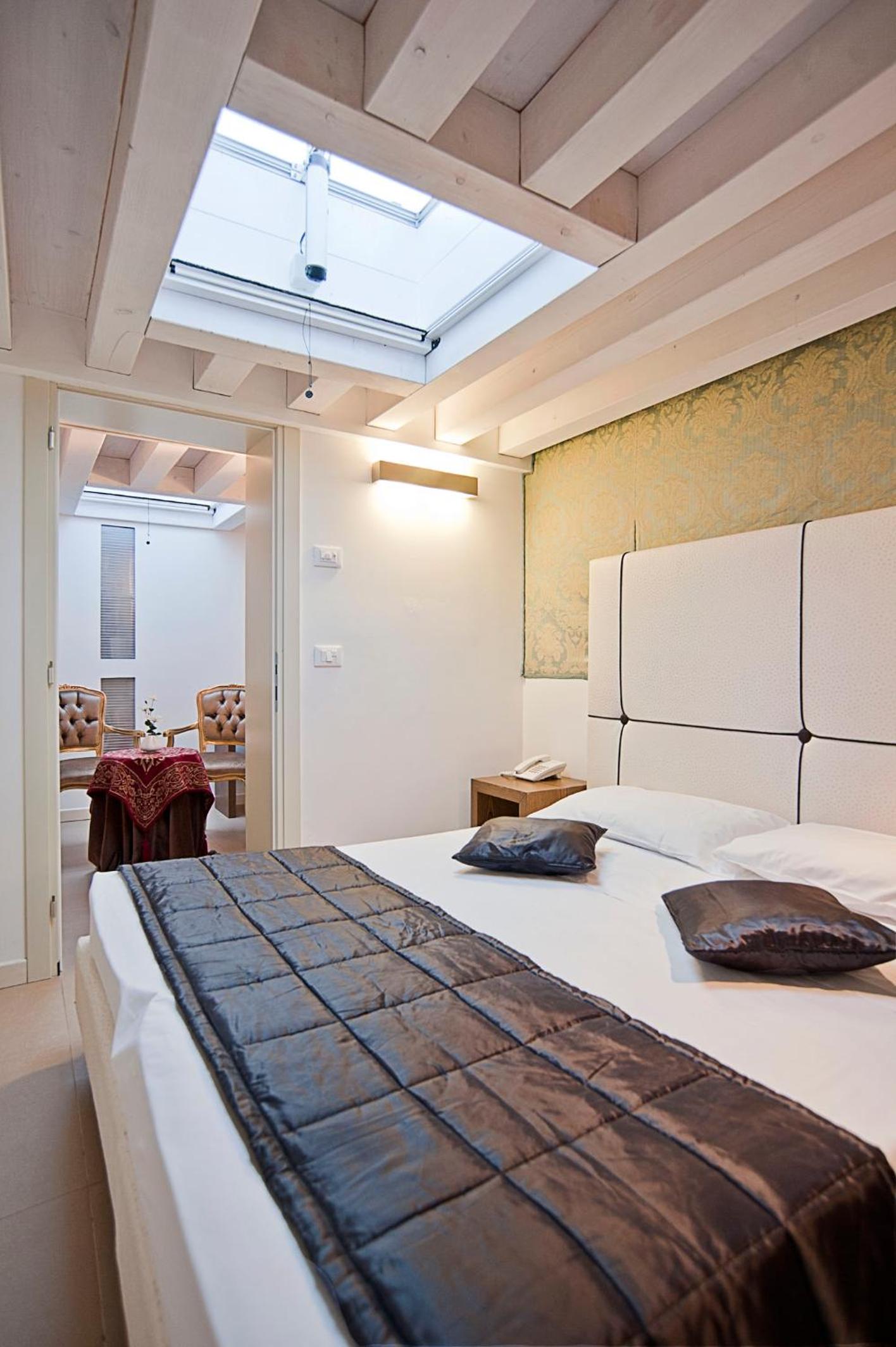Small Double Room photo 2
