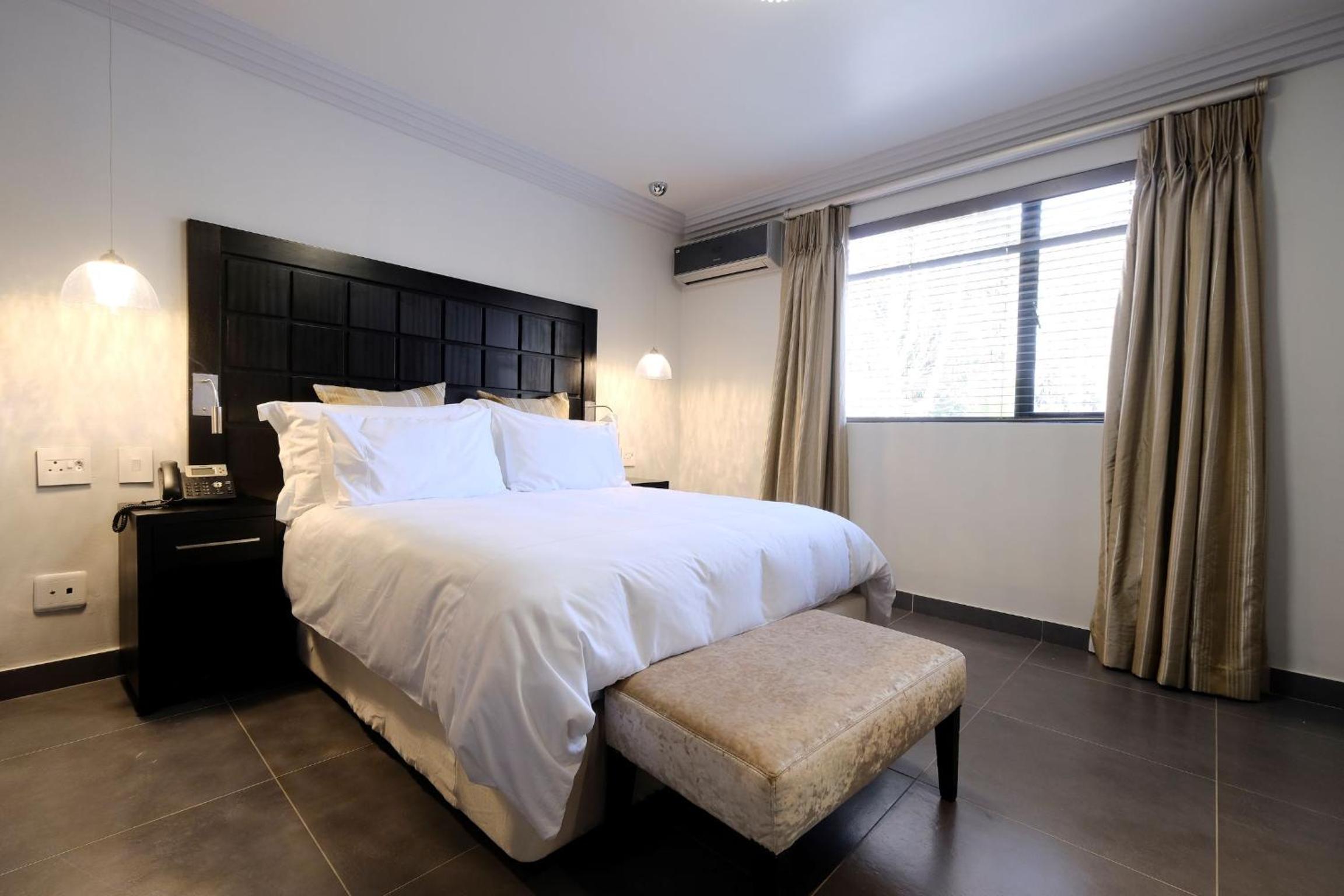 Standard Hotel Room 4