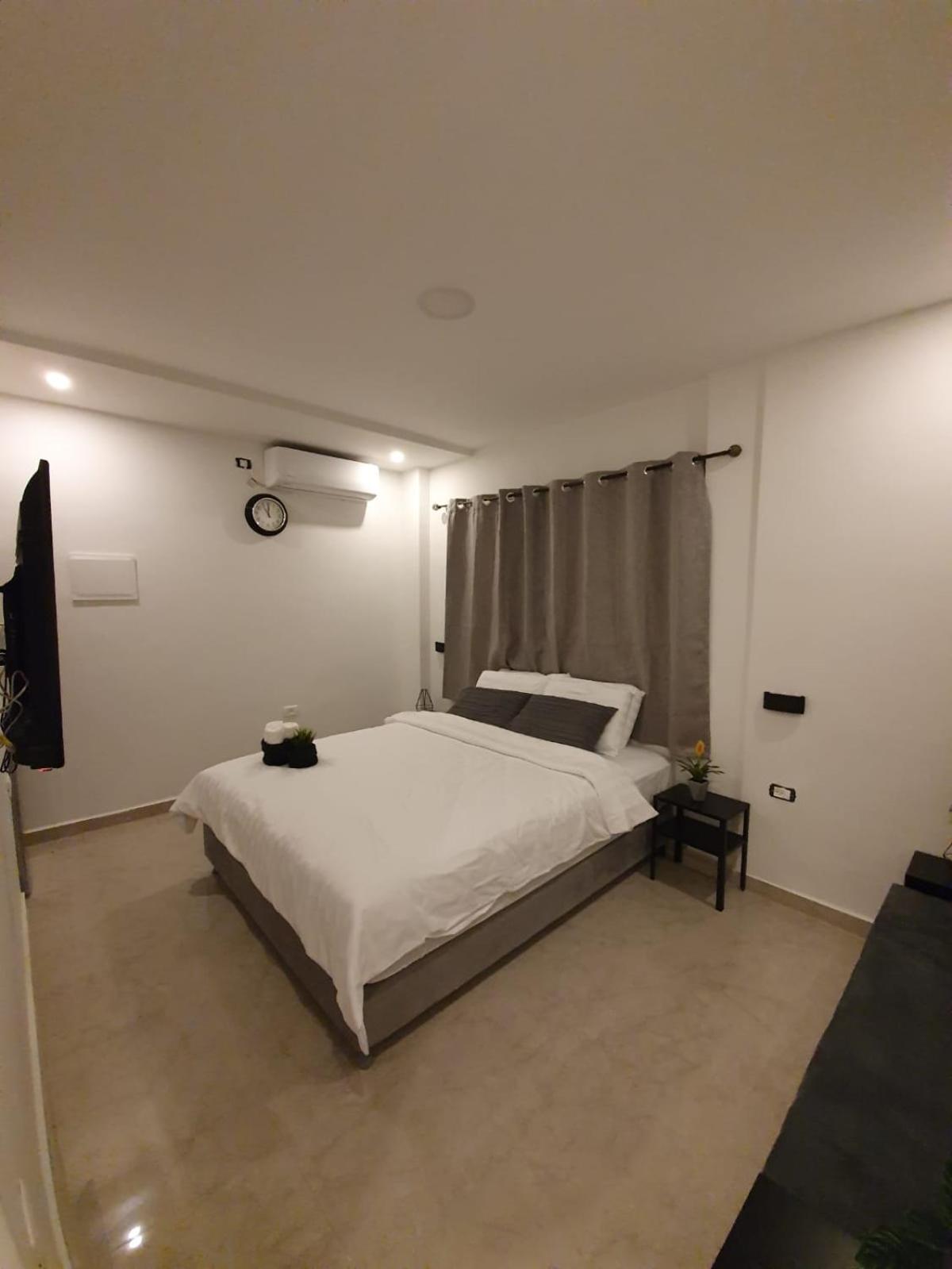 Queen Room with Spa Bath