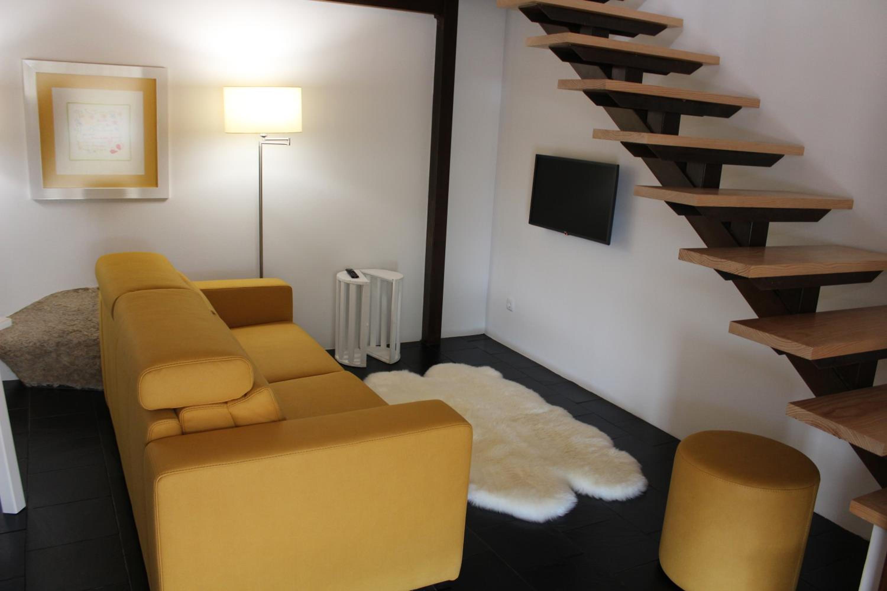 Standard Suite - Photo 7