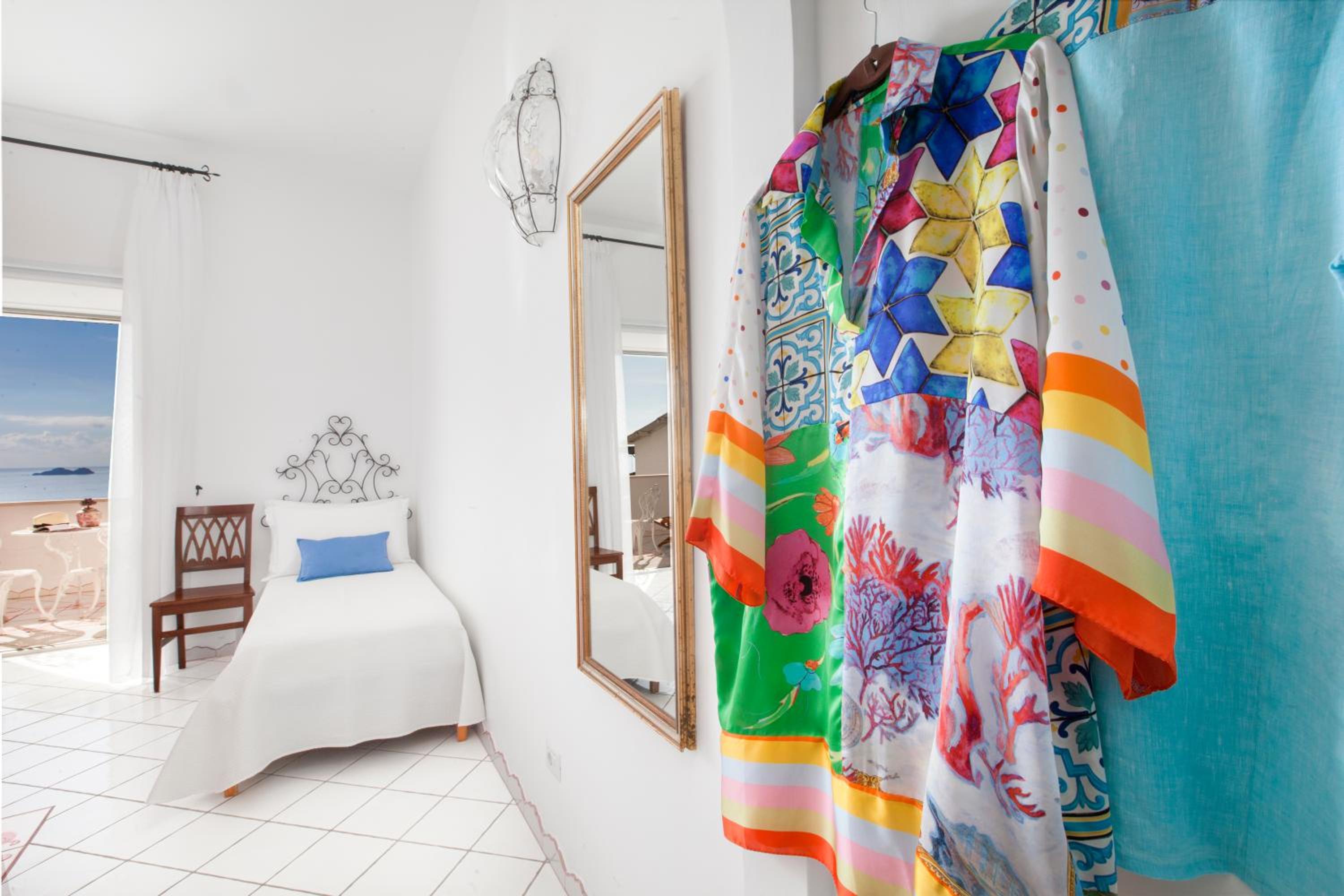 Triple Room with Sea View - Photo 10