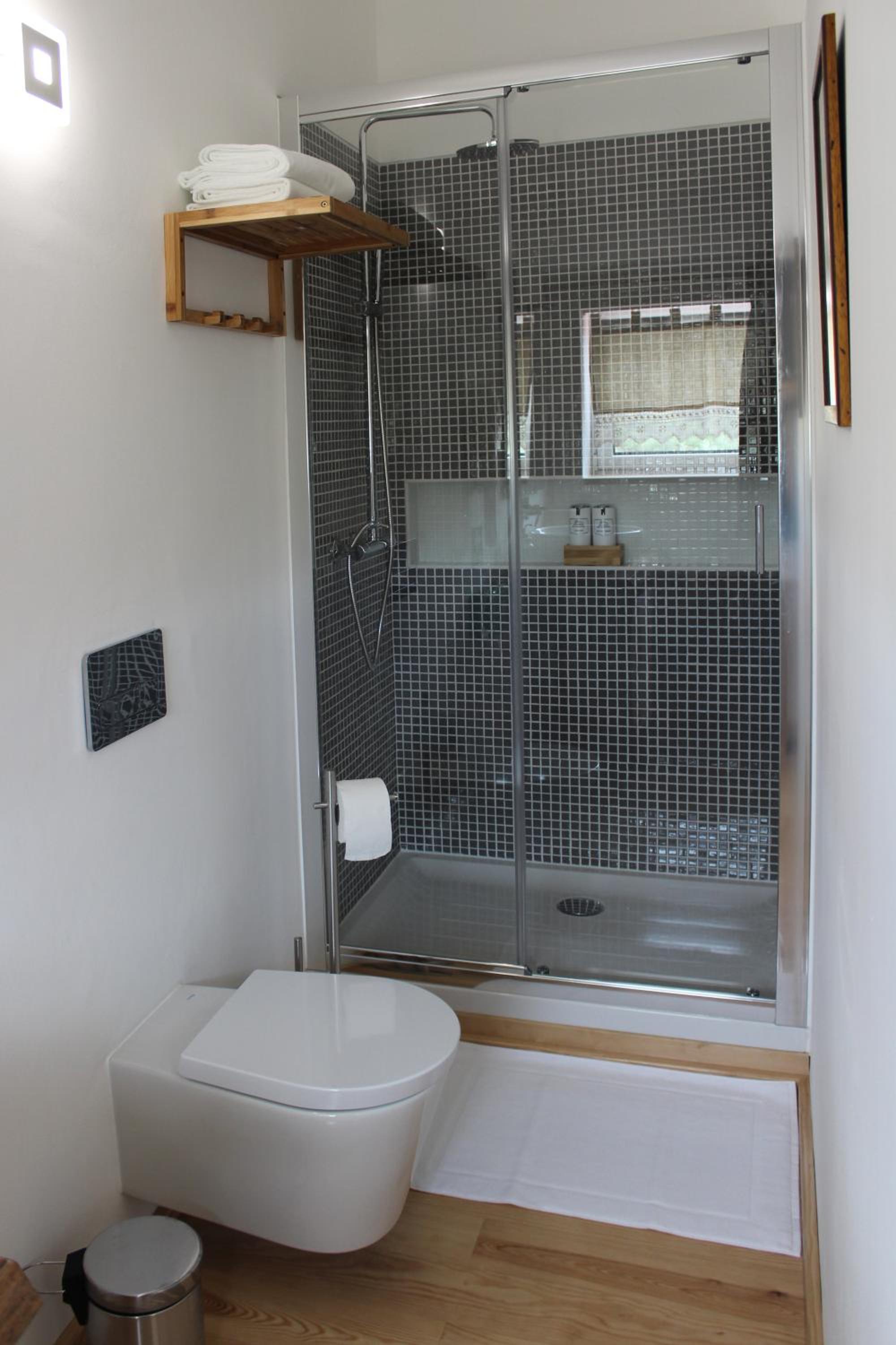 Standard Suite - Photo 6