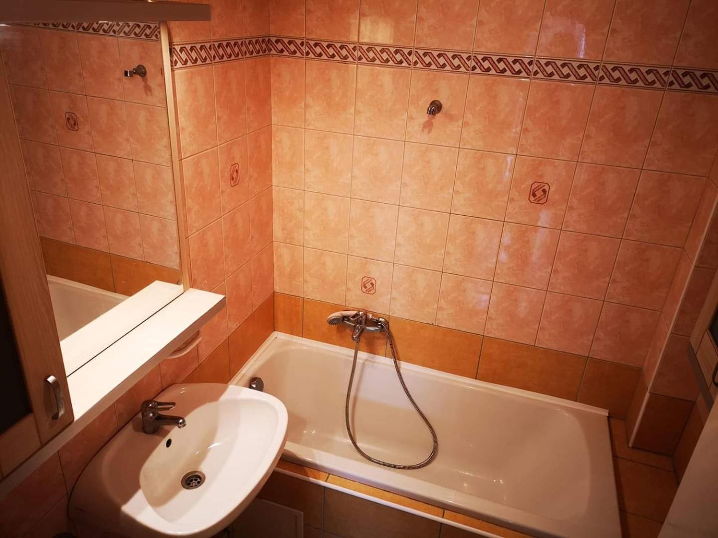Double Room with Lake View - Photo 3