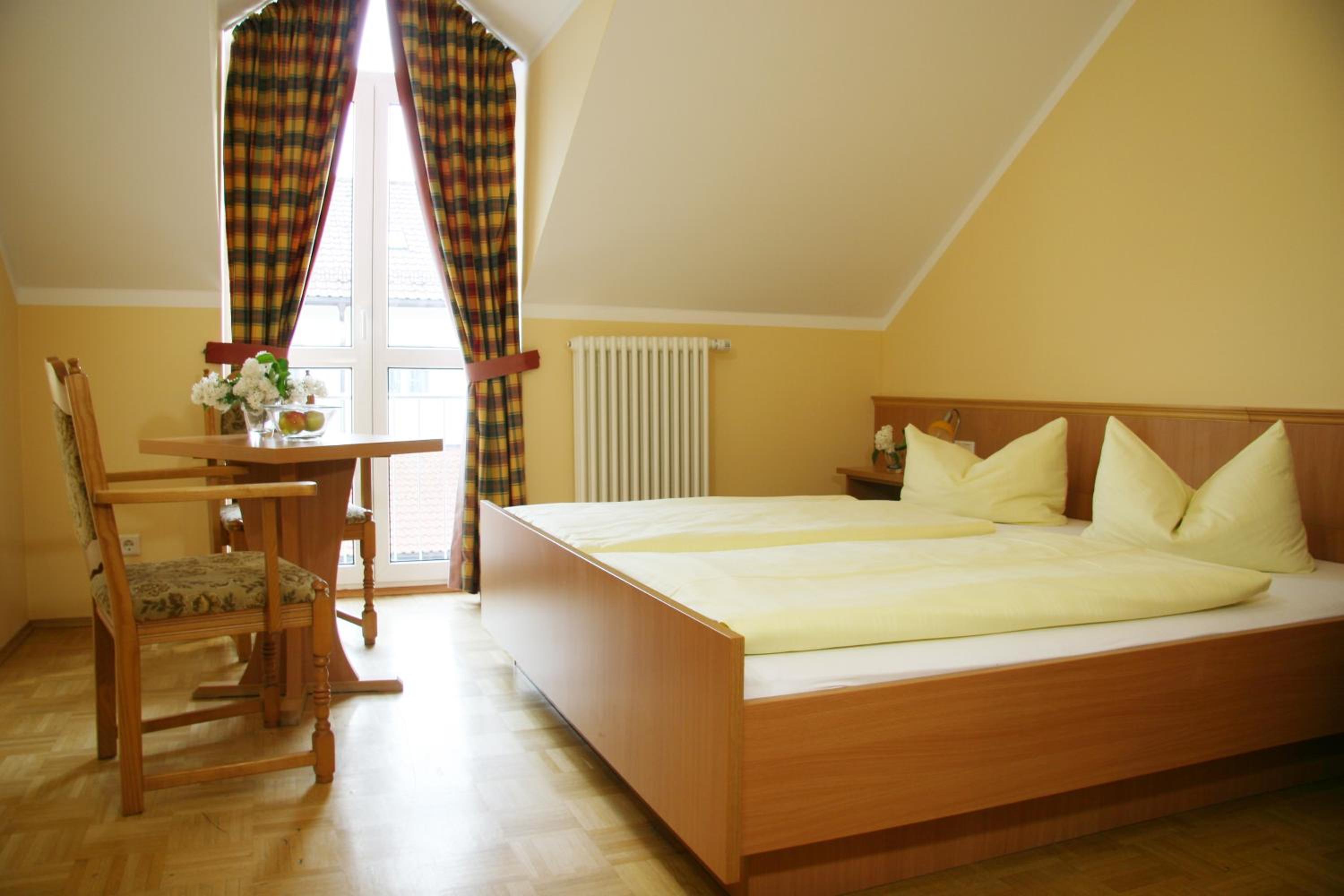 Standard Double Room with Shower - Photo 1
