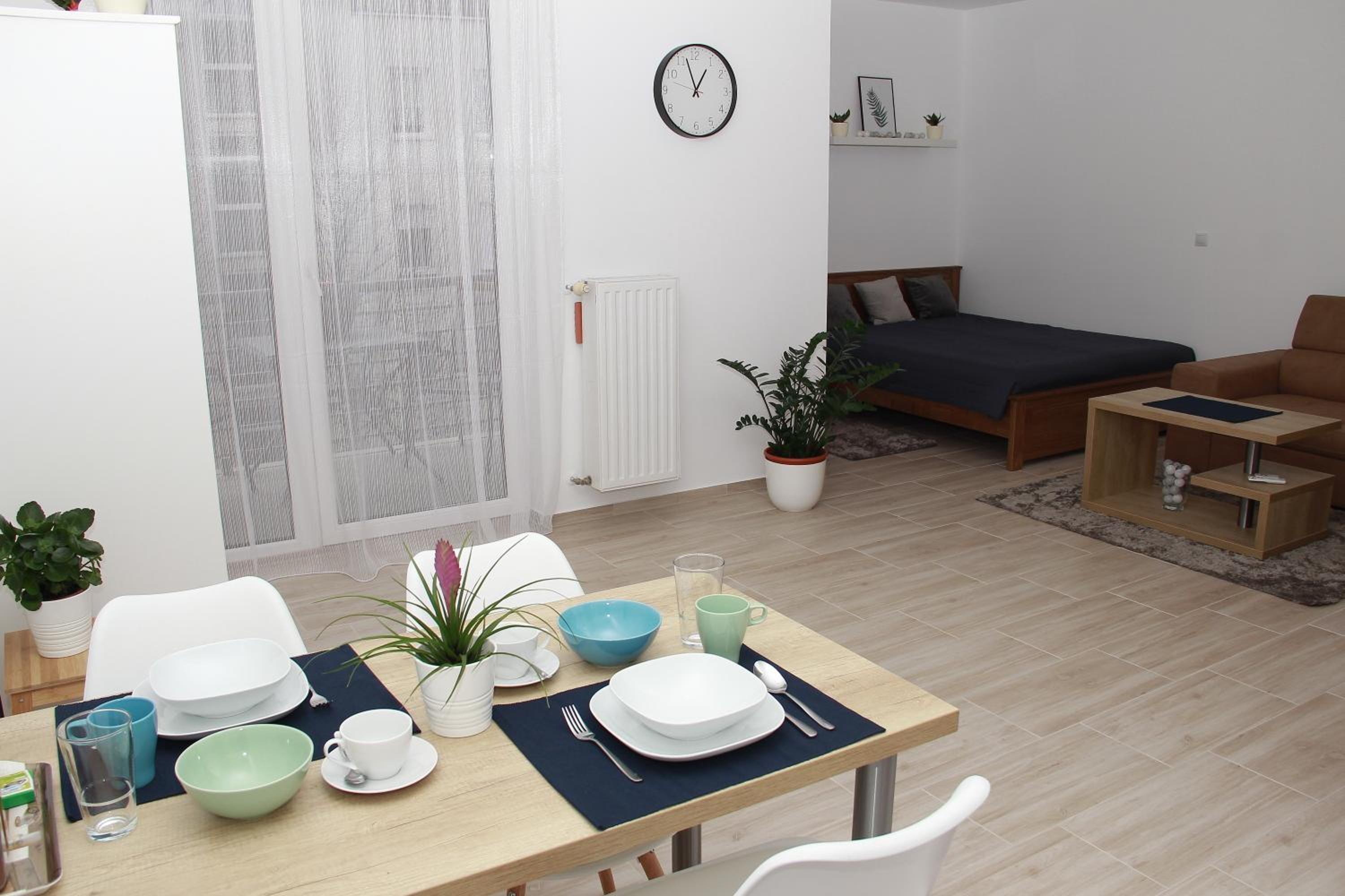 One-Bedroom Apartment photo 2