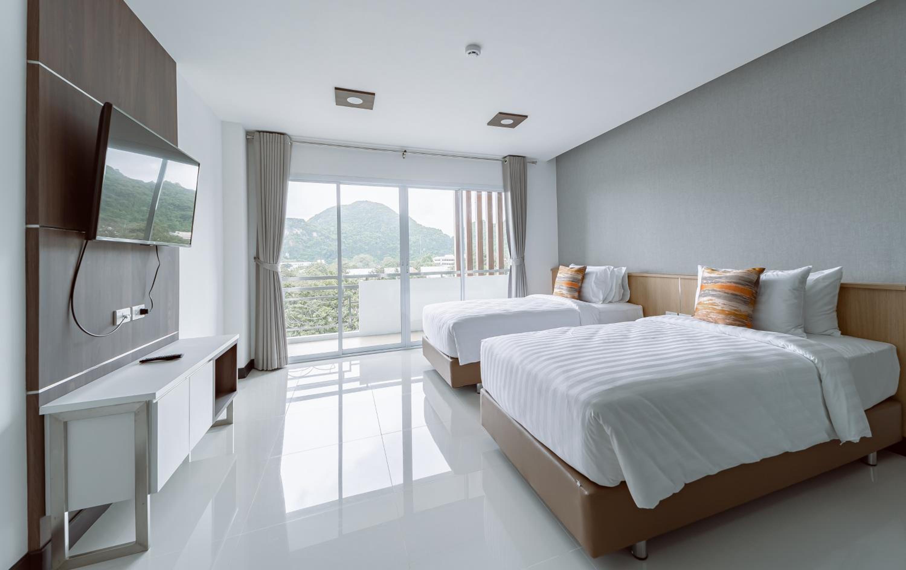 Deluxe Twin Room - Photo 1