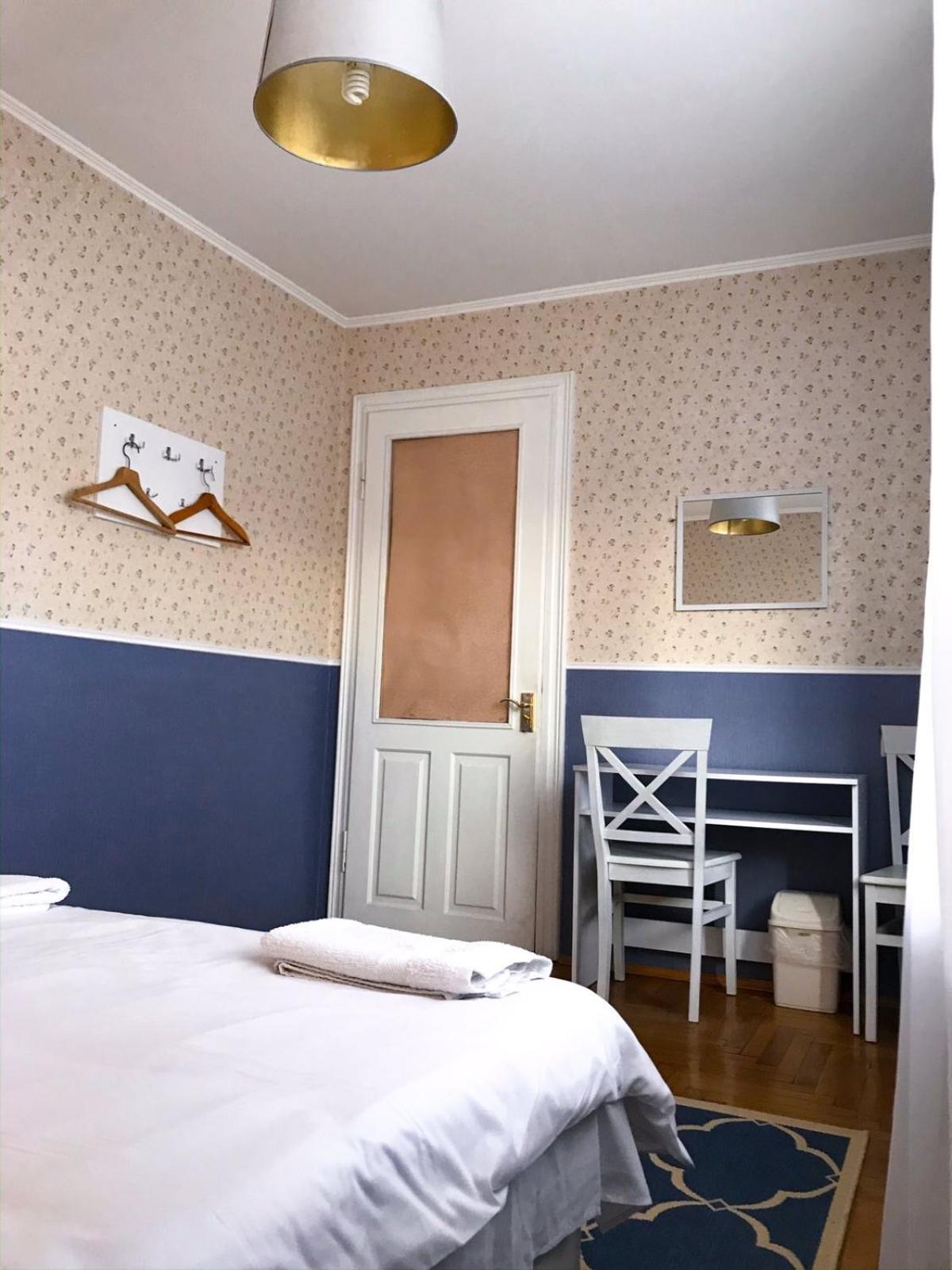 Standard Double Room with Shared Bathroom photo 2