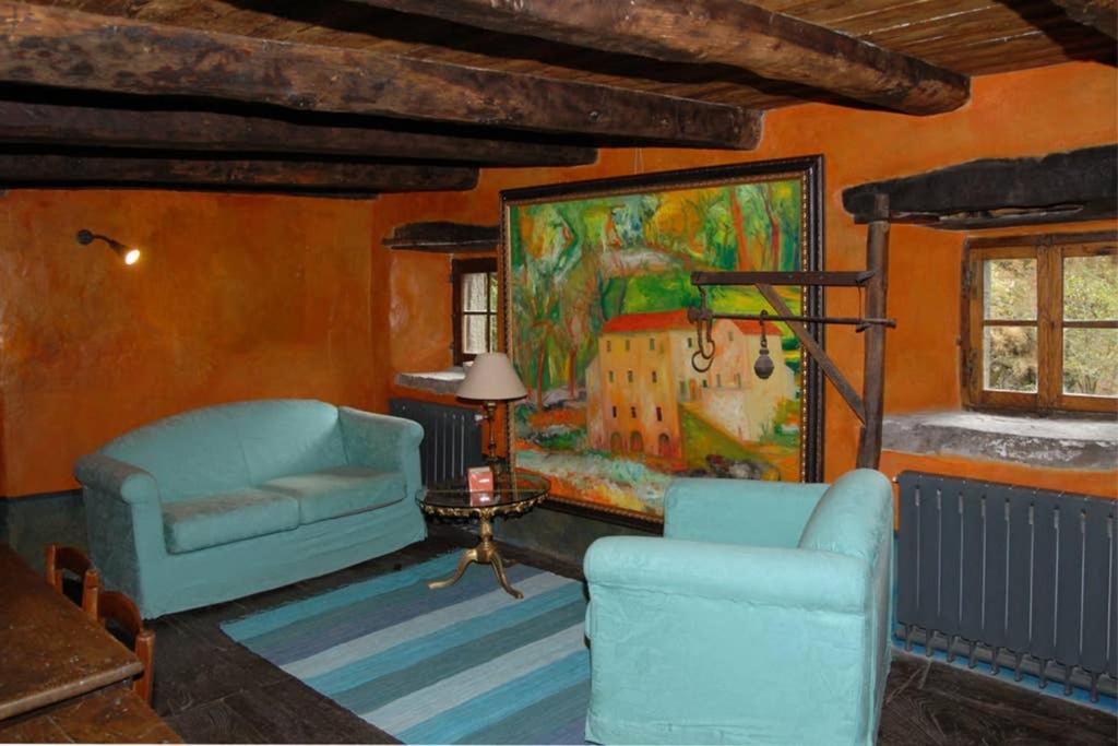 Five-Bedroom House photo 1