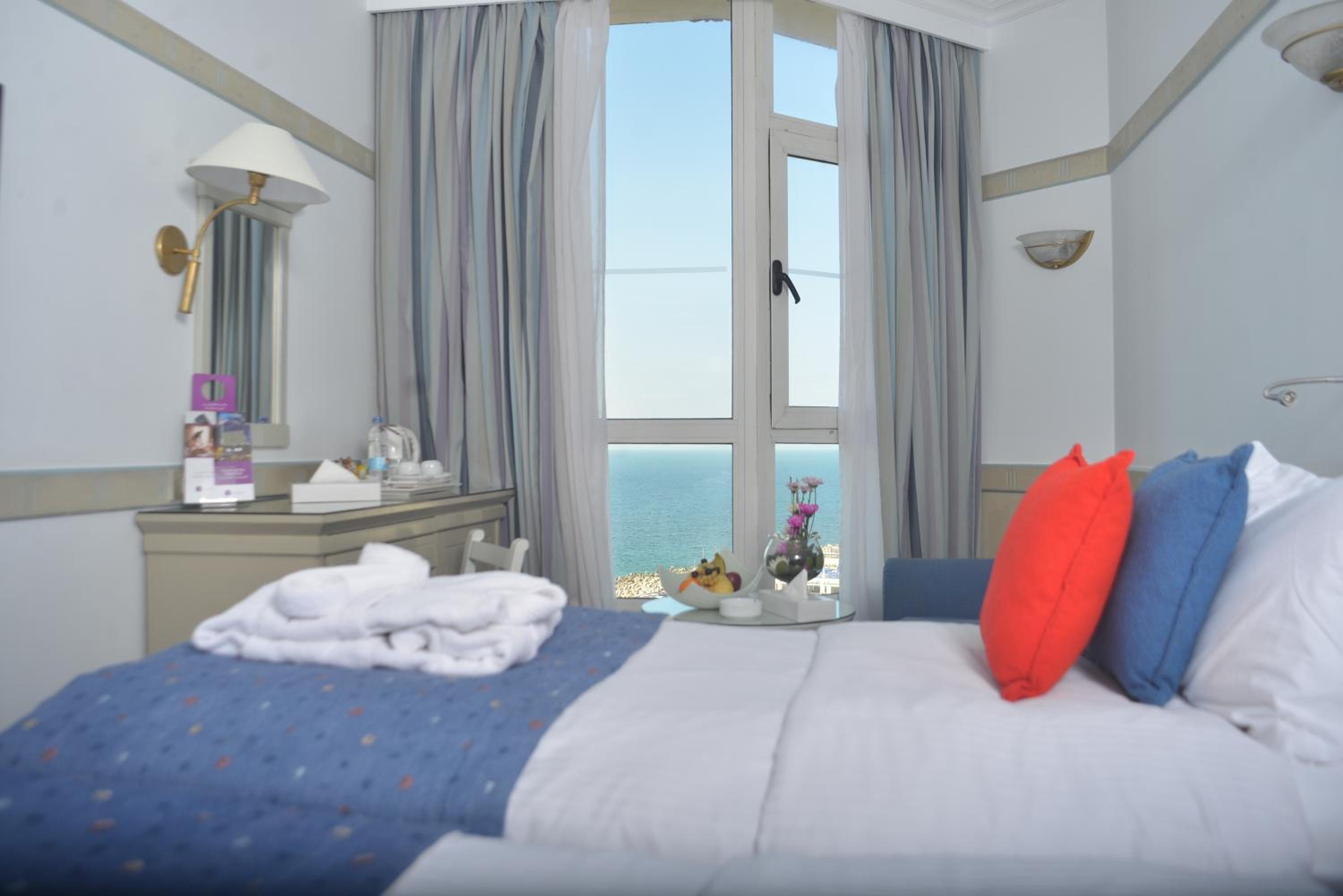 Standard Room with Direct Sea View - Photo 6