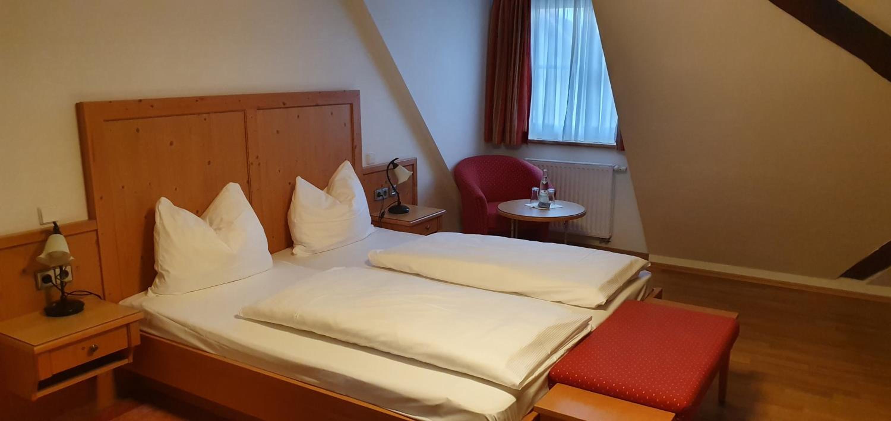Deluxe Double Room with Bath - Photo 1