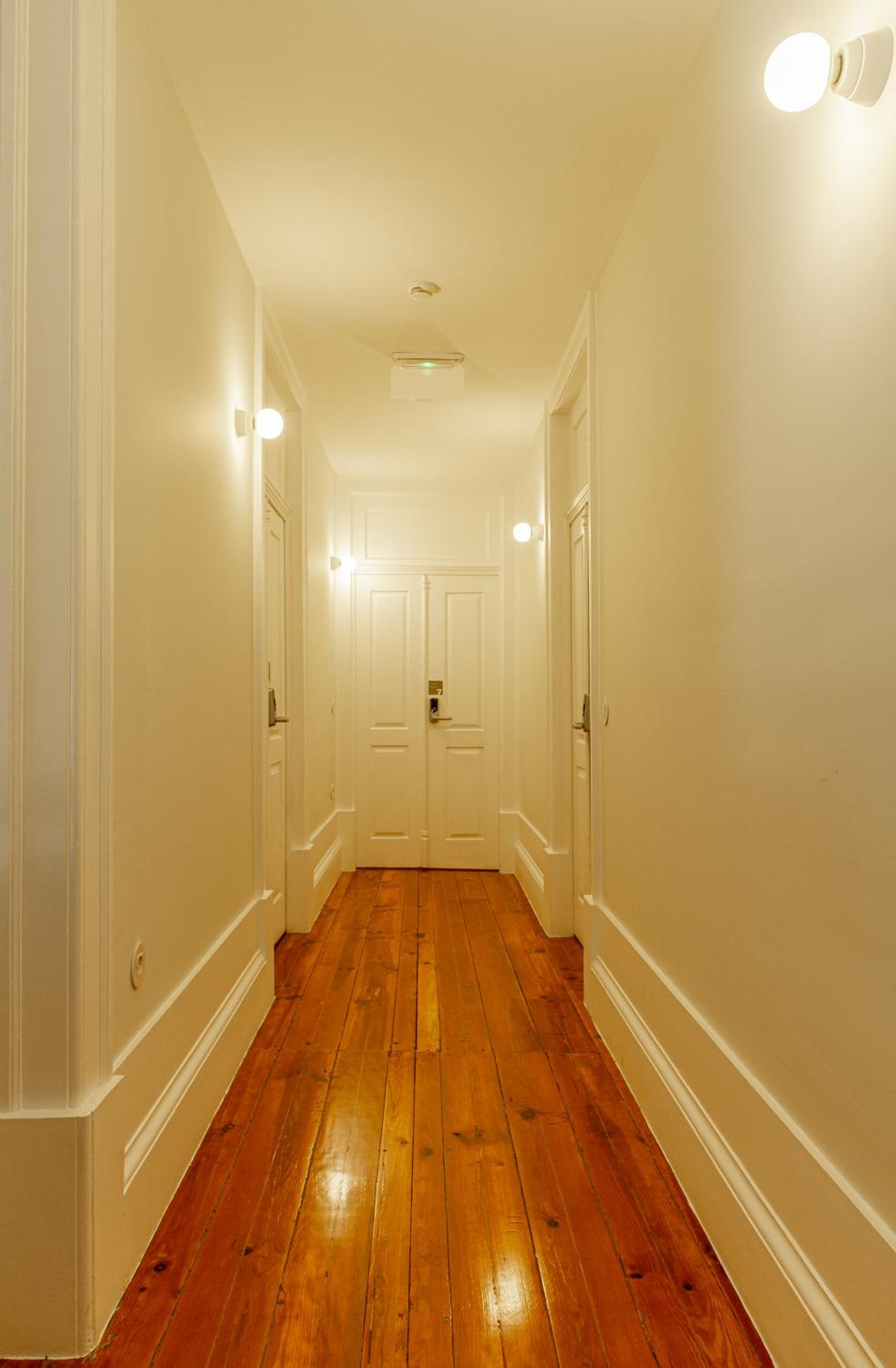 Twin Room - Photo 2
