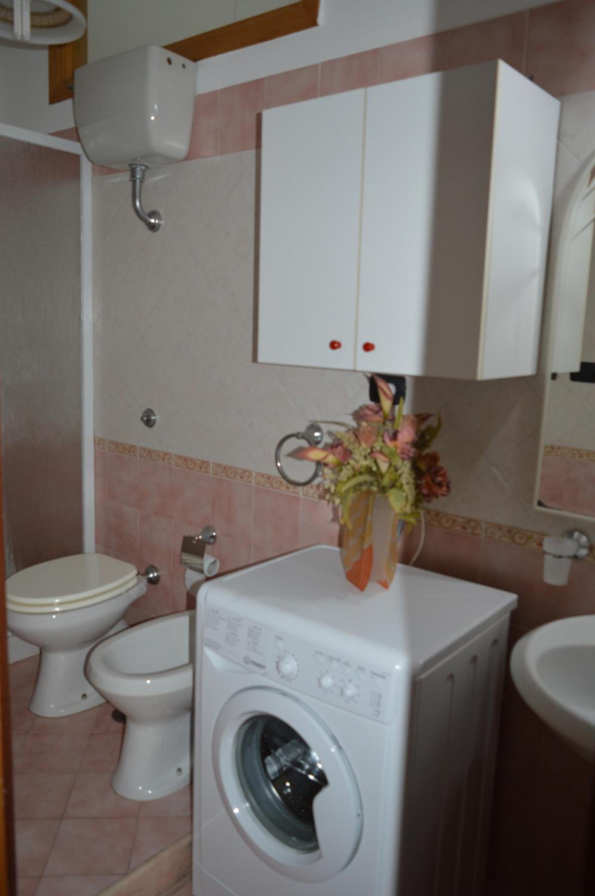 Quadruple Room with Private External Bathroom - Photo 3