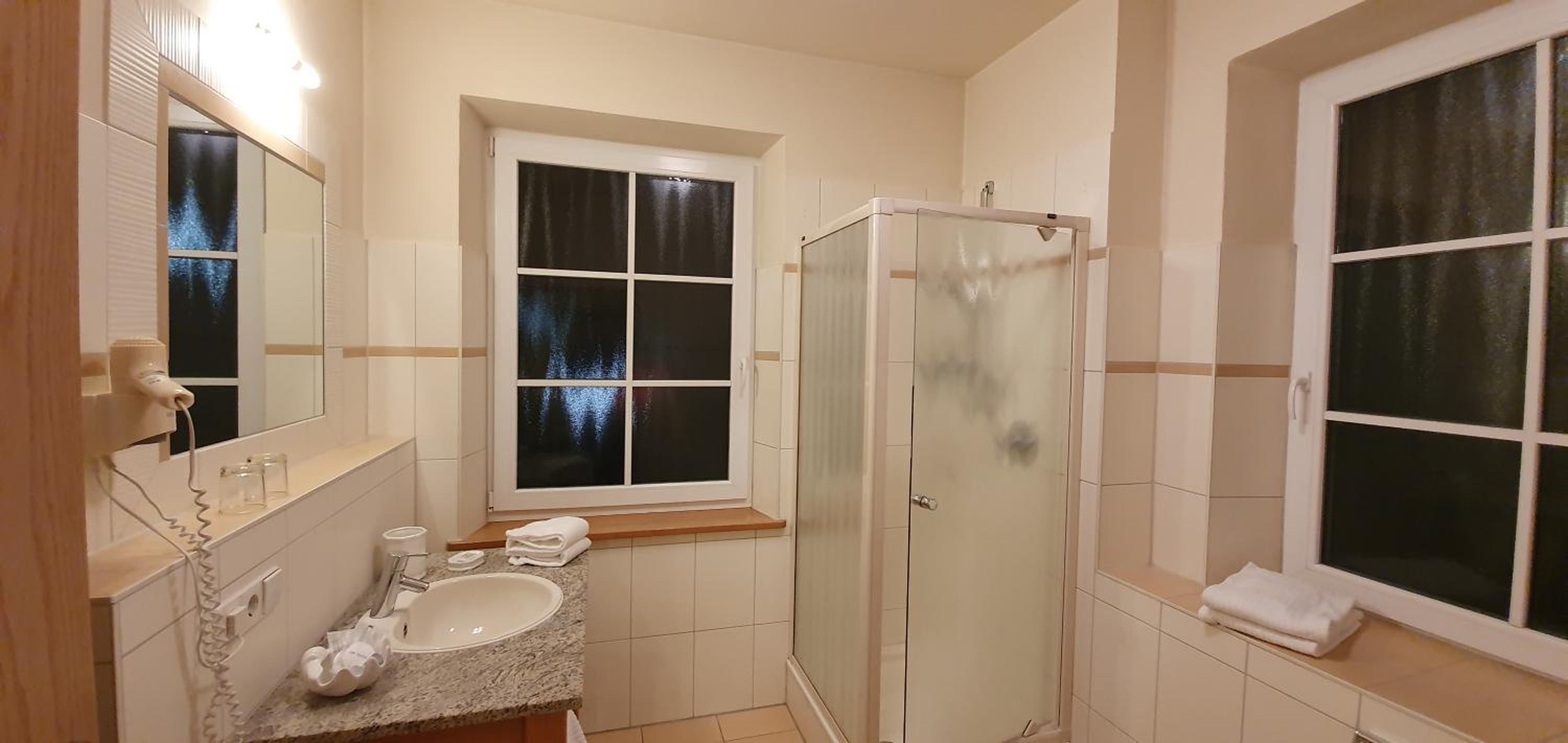 Deluxe Double Room - Photo 3
