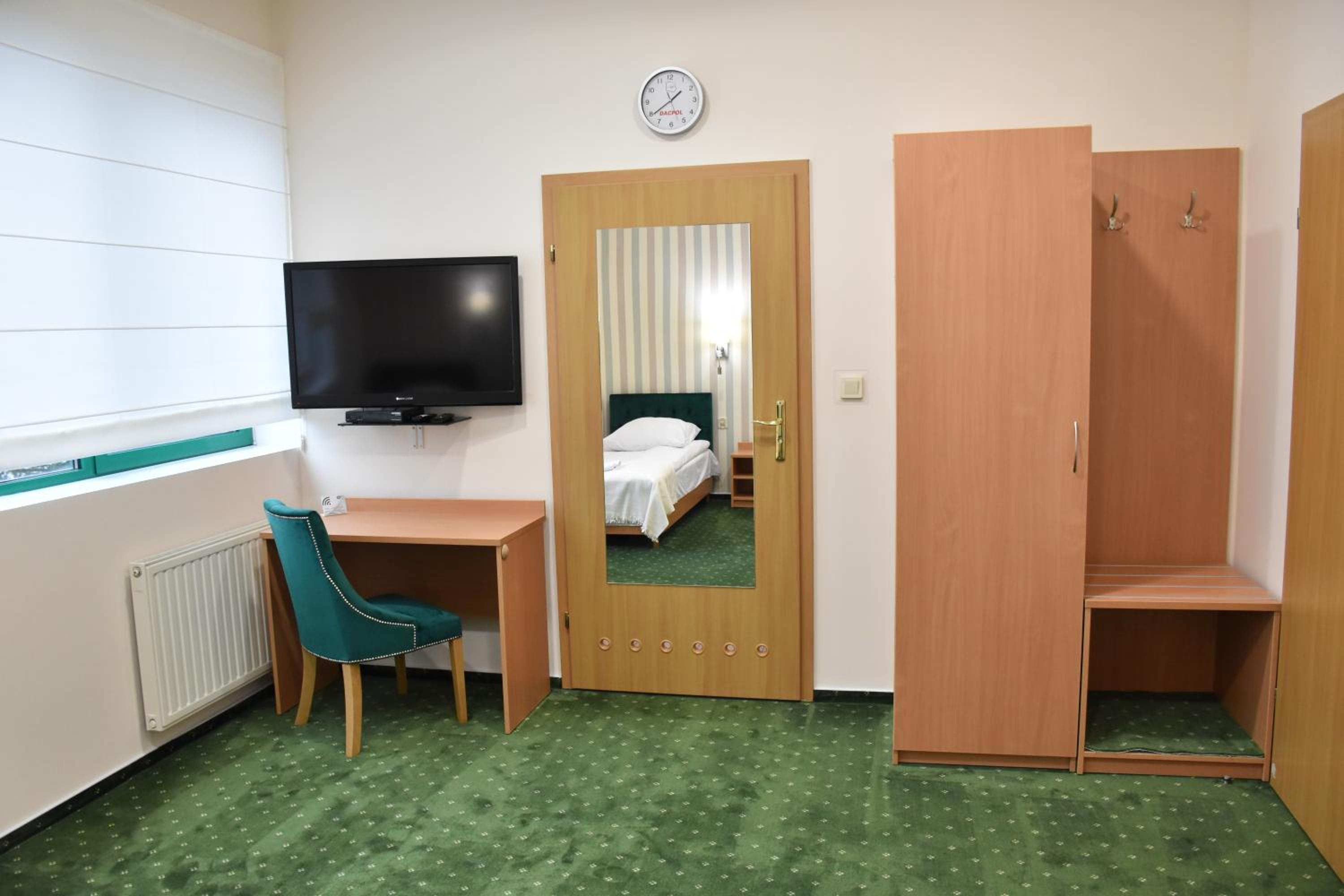 Double or Twin Room photo 2